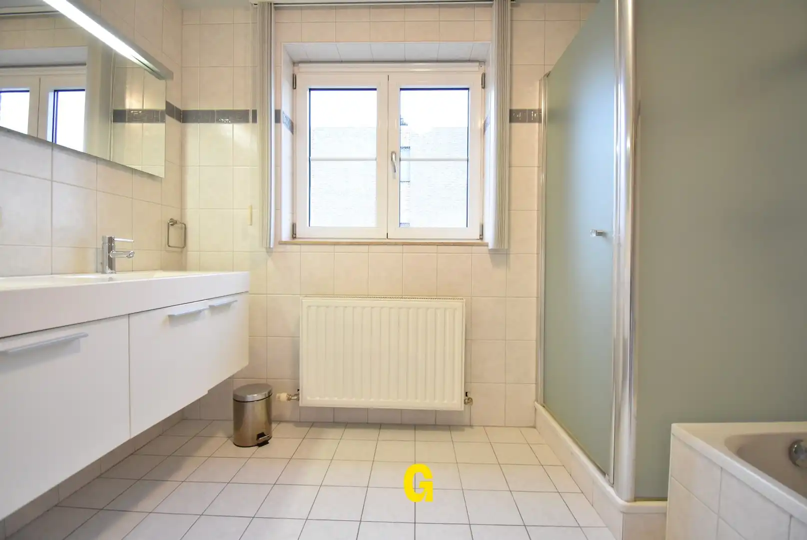 Ruim en degelijk appartement met twee slaapkamers, garage en kelderberging foto 19