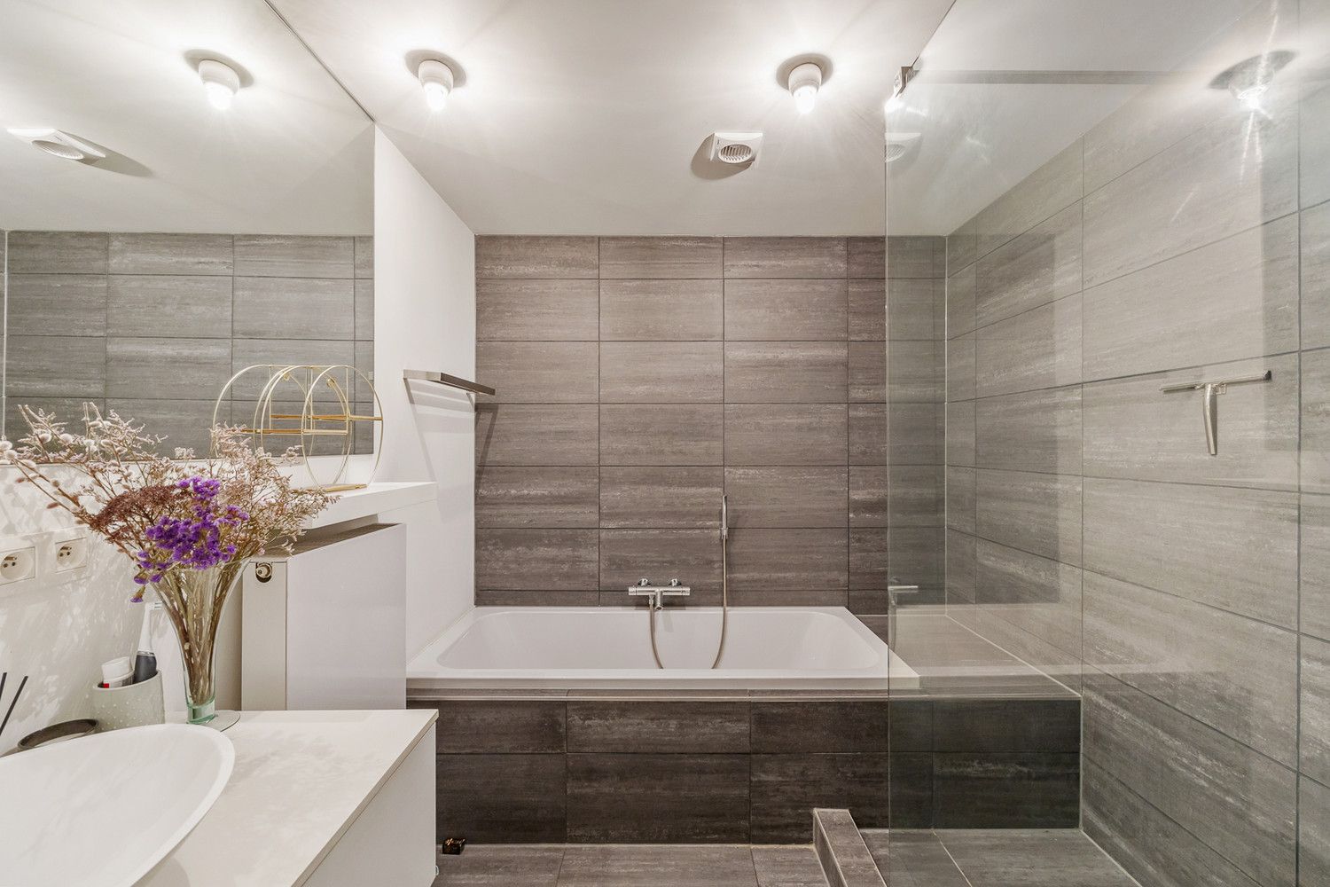 Groen en energiezuinig wonen in alle rust in hartje Antwerpen aan de befaamde Academie foto 11