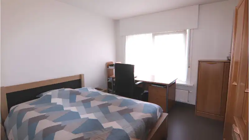 Comfortabele 3-slaapkamerwoning met GARAGE te huur in Sint-Michiels Brugge foto 10