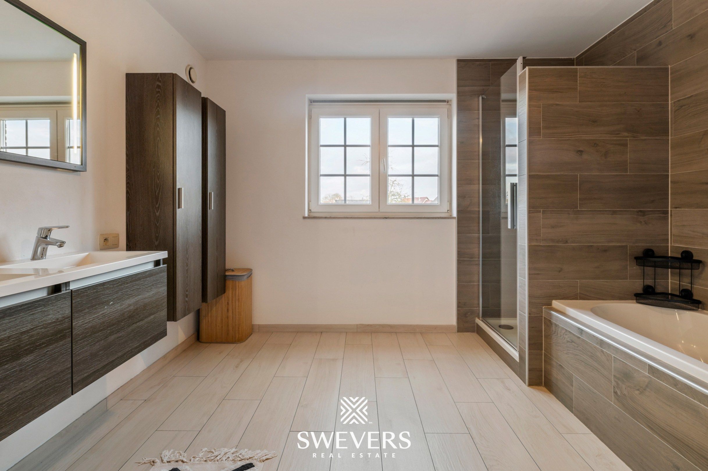 Rustig gelegen energiezuinige halfopen woning met 6 slaapkamers foto 17