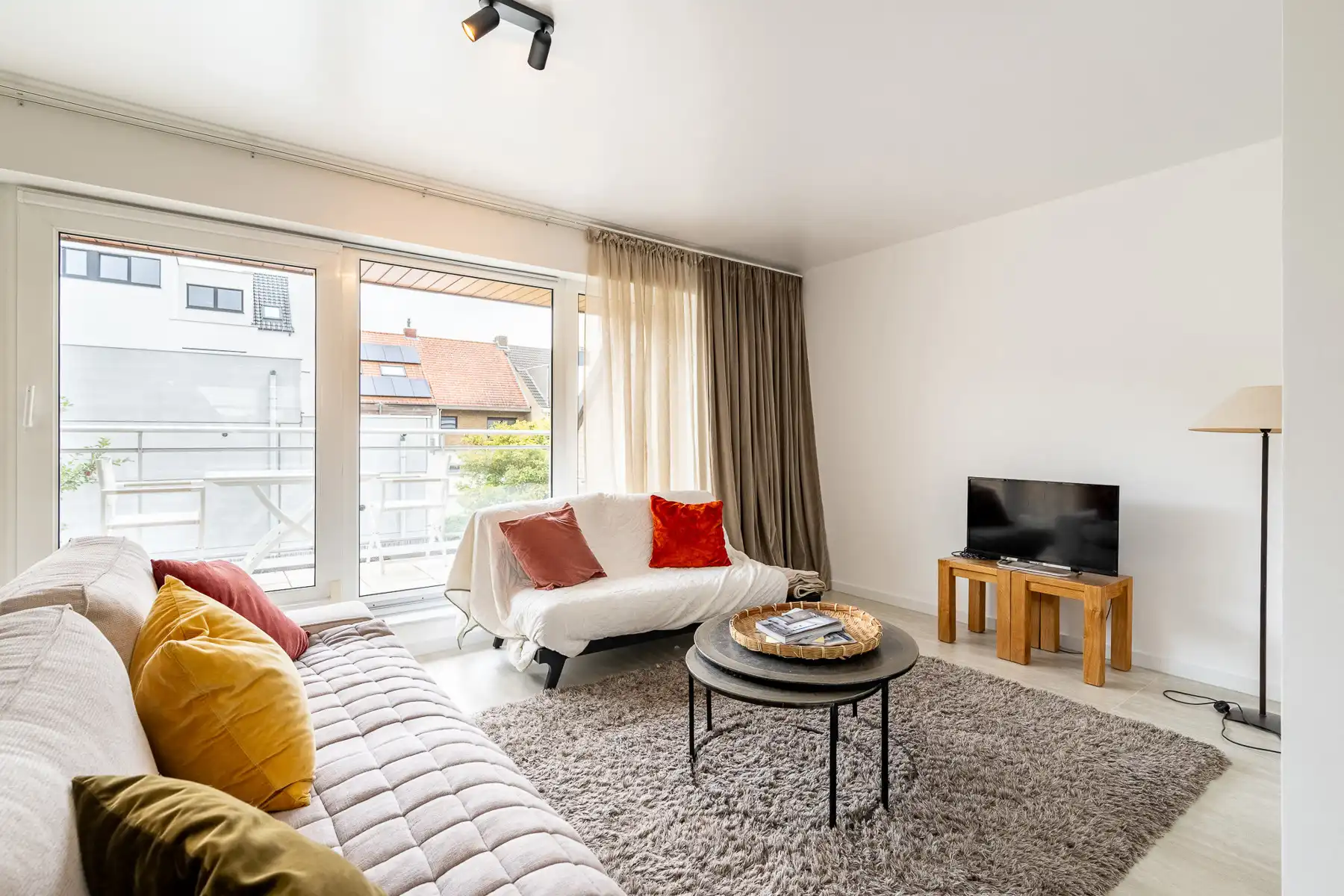Rustig gelegen, gemeubelde bel-etage woning met garage  foto 5