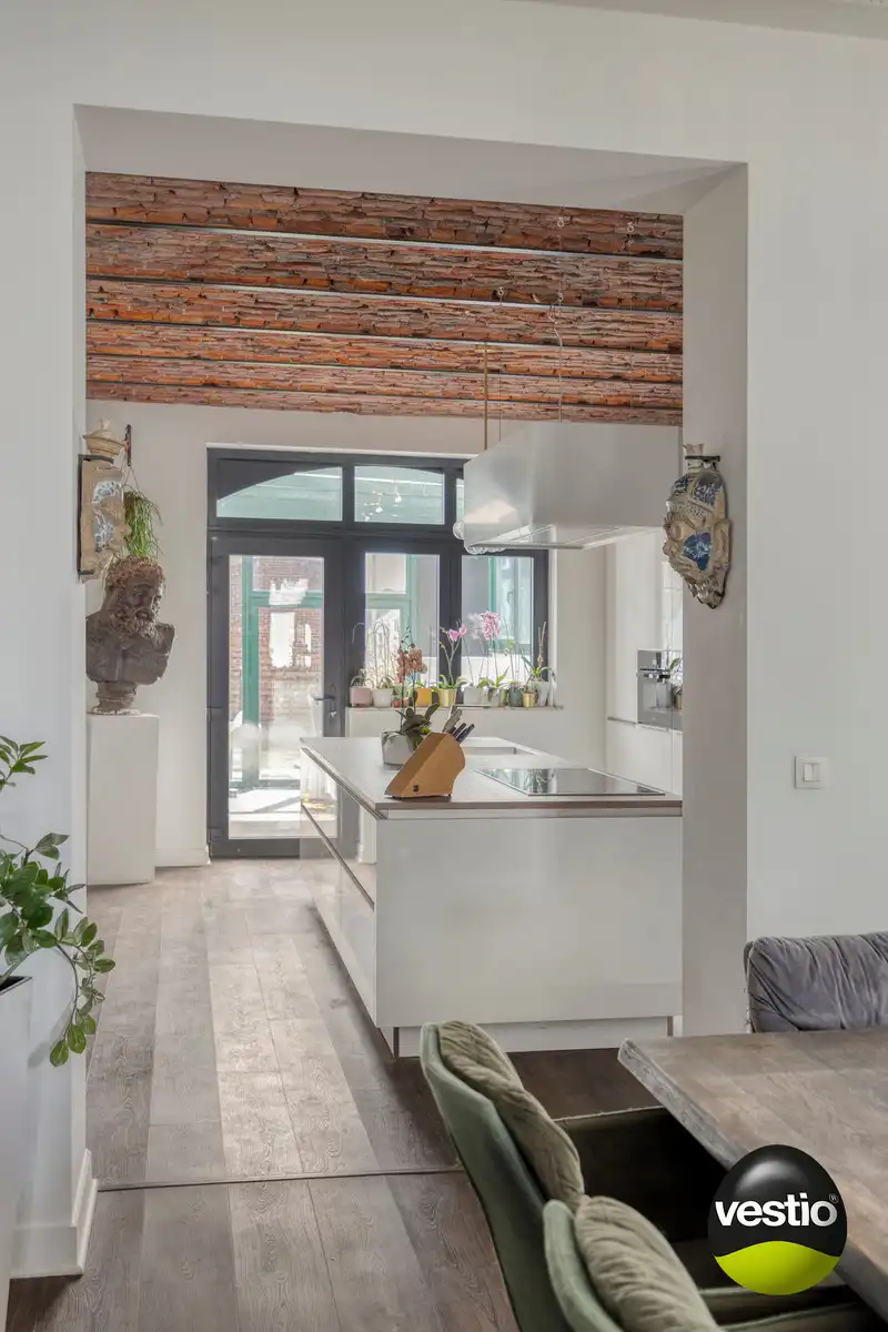 KARAKTERVOL VOLLEDIG GERENOVEERD STATIG HERENHUIS IN CENTRUM VAN TONGEREN. foto 16