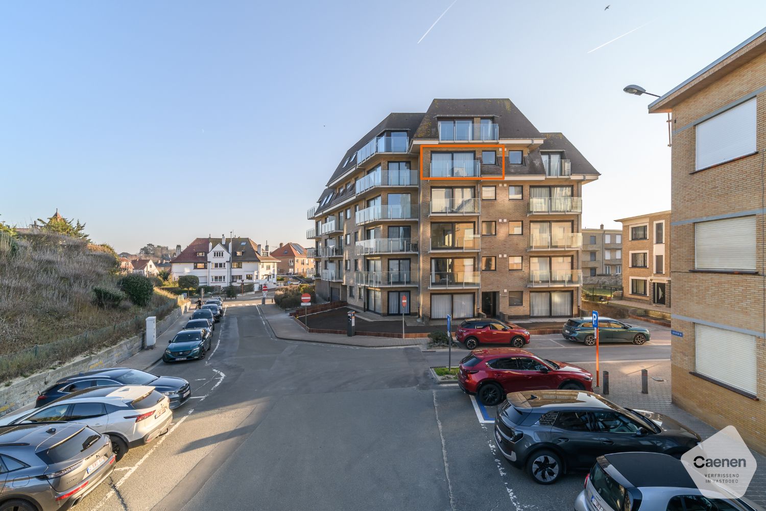 Prachtig gelegen appartement met frontaal zeezicht – 3 slaapkamers – terrassen – dubbele staanplaats & kelder inbegrepen foto 2
