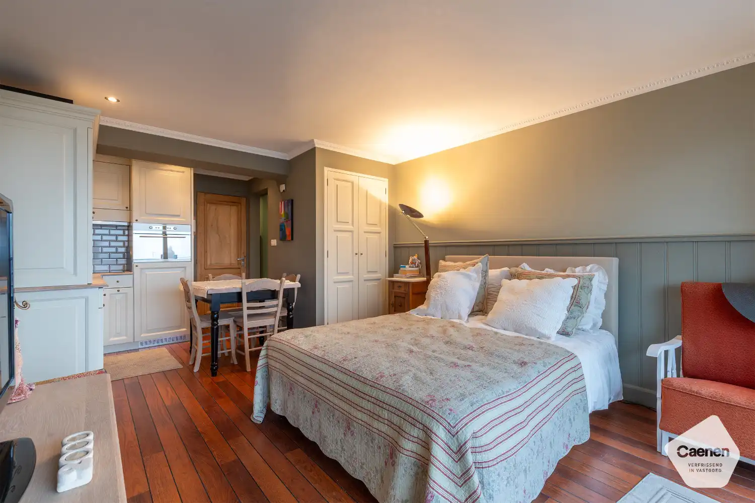 Hoofdfoto van de publicatie: Ruime studio met terras op de zeedijk van Blankenberge