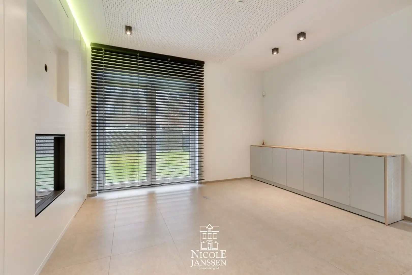 Gelijkvloers instapklaar handelspand foto 18