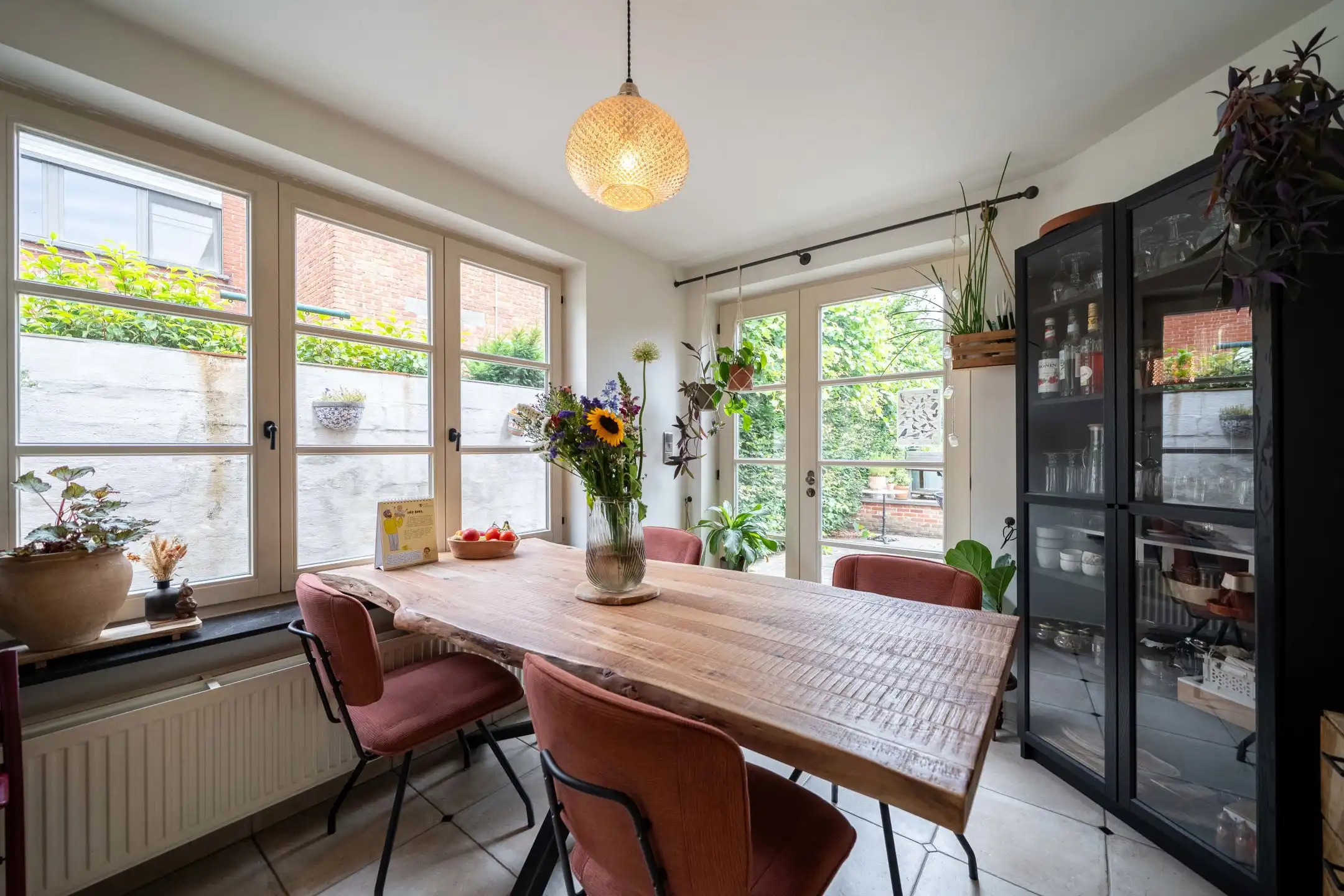 Karaktervolle en instapklare woning met 3 slpk in hartje Herenthout foto 9