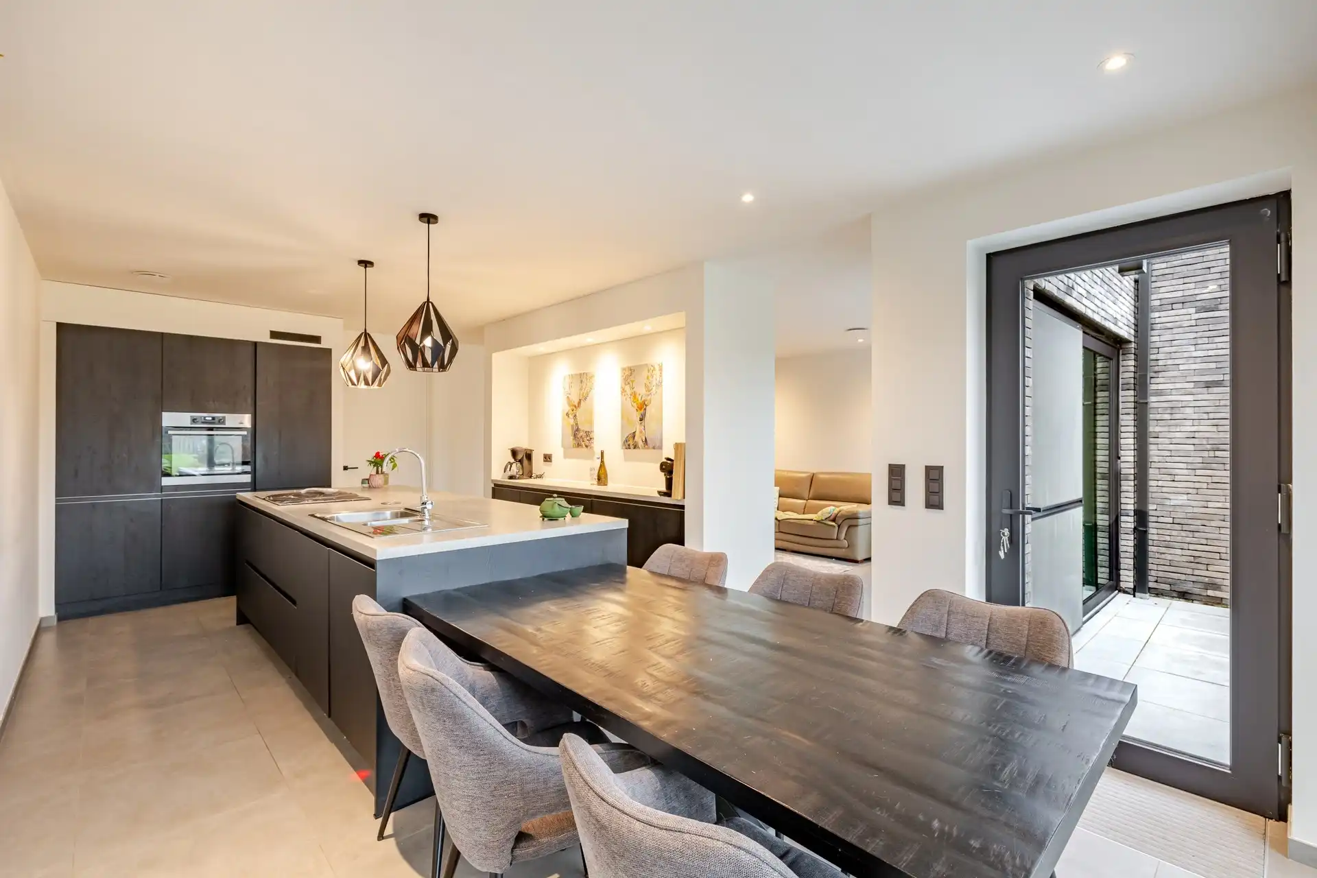 Ruime energiezuinige woning (2022) met 5 slaapkamers en zonnige tuin foto 11