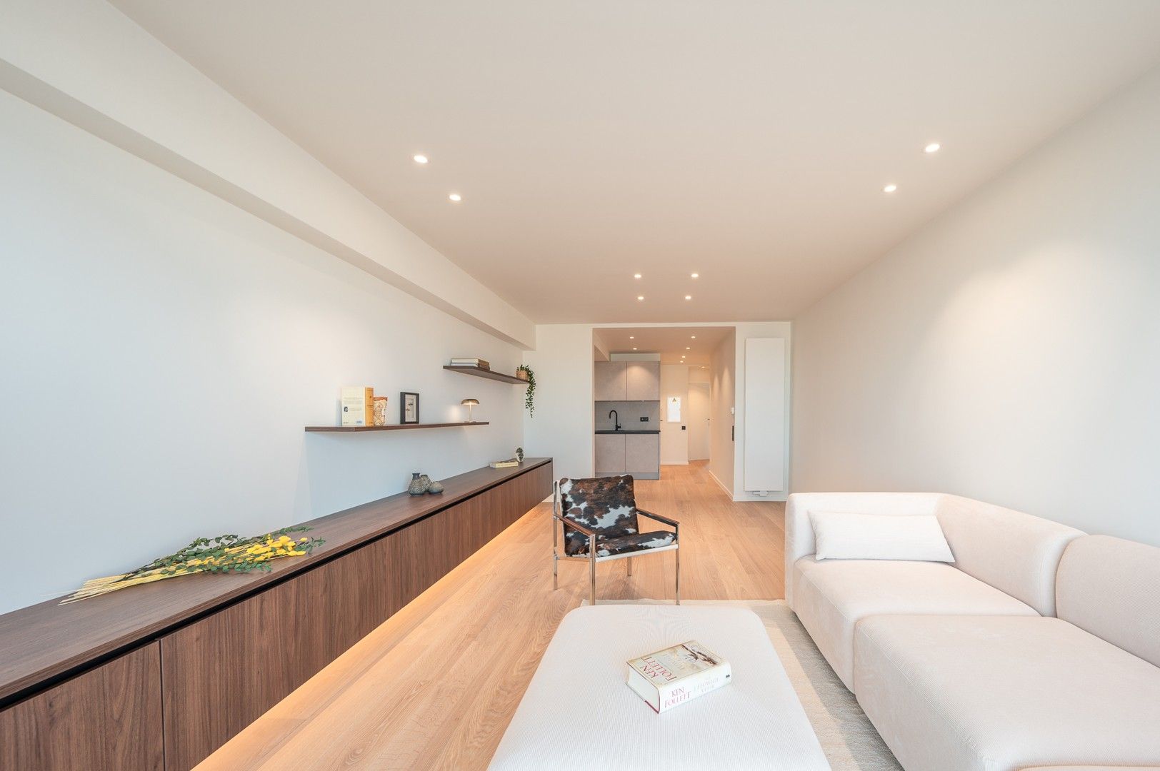 Volledig gerenoveerd appartement met zonnig terras, 2 slaapkamers en zwembad foto 2