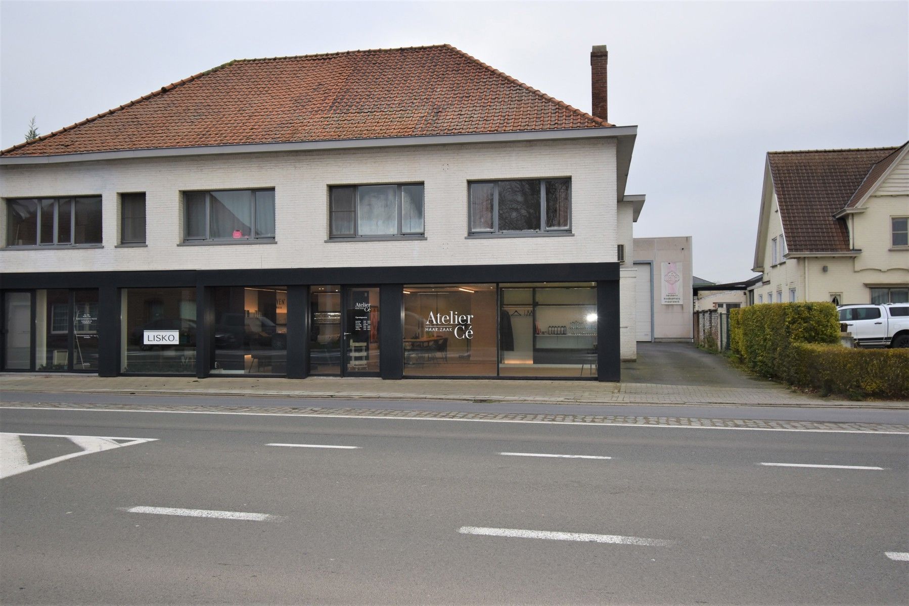 Goed gelegen commerciële ruimte foto 14