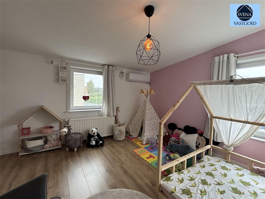 RUIME WONING MET LOODS foto 10