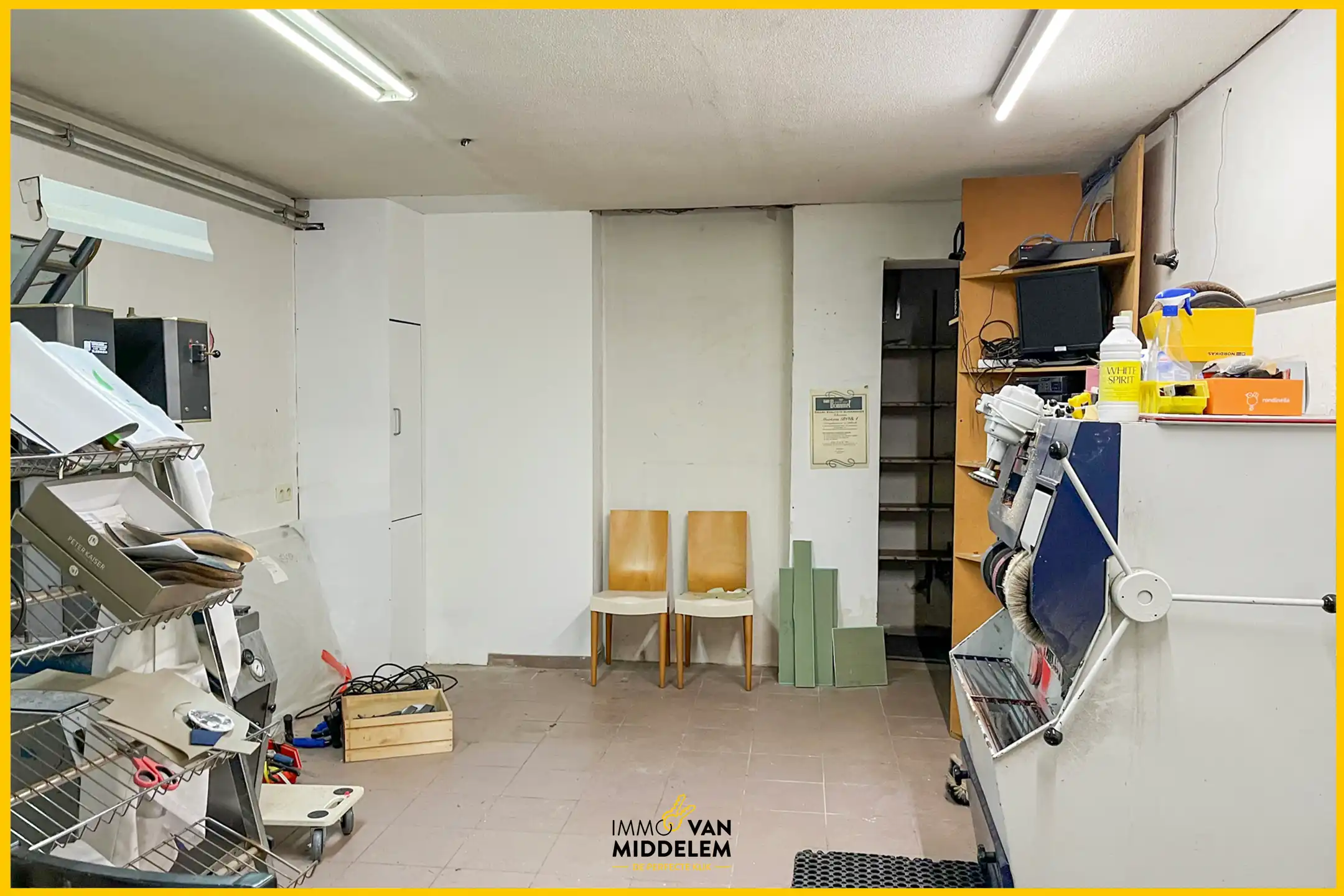 COMMERCIEEL GELIJKVLOERS VAN +/- 175 m² OP TOPLOCATIE foto 12