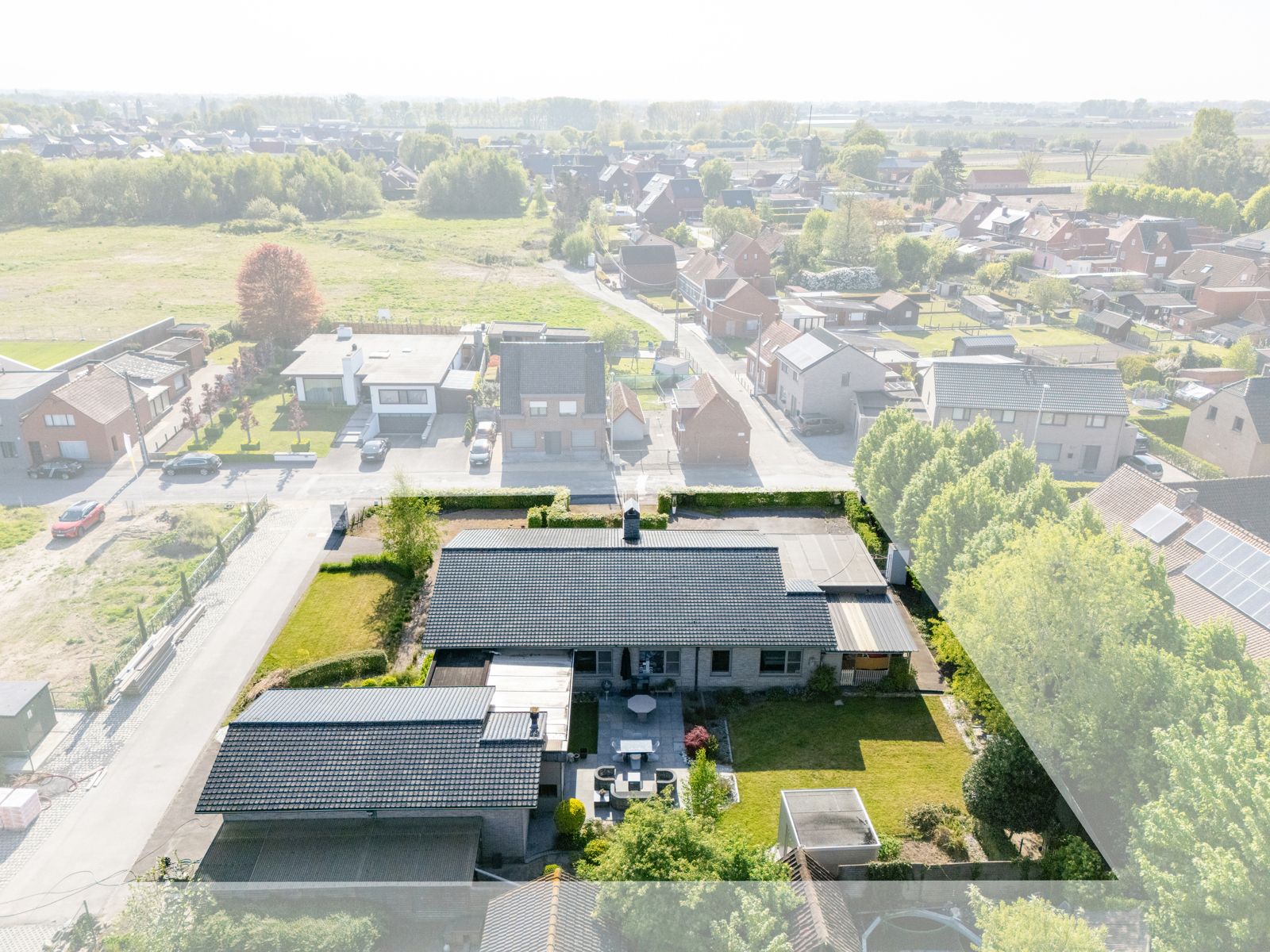Gelijkvloerse villa met veel potentieel in hartje Kortemark foto 11