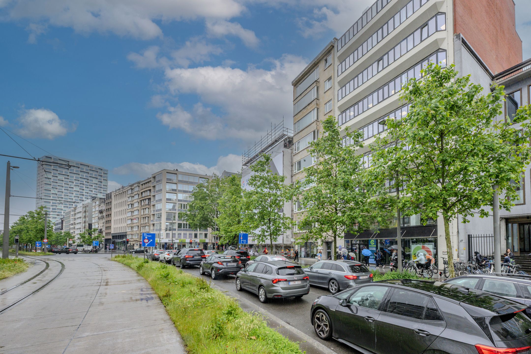 Te Huur 8ste verdieping: Prachtige Kantoren in het hart van het city center met prachtig zicht over de stad, zeer goed bereikbaar met openbaar vervoer. foto 13