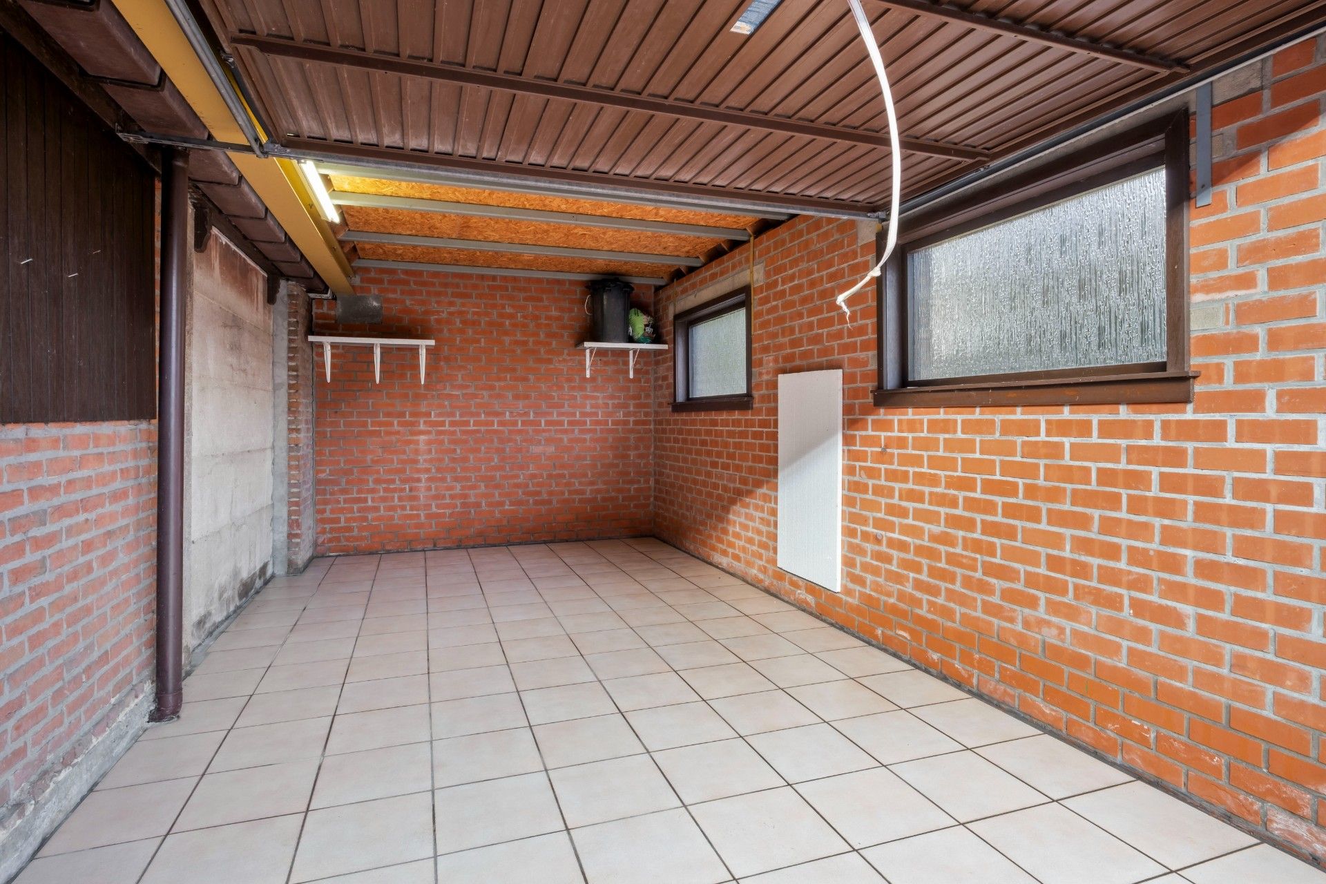 Leuke half open woning met 3 slaapkamers en garage foto 20