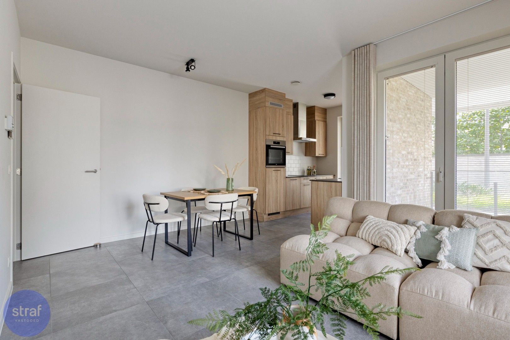 Nieuw en gezellig appartement met terras op toplocatie foto 4