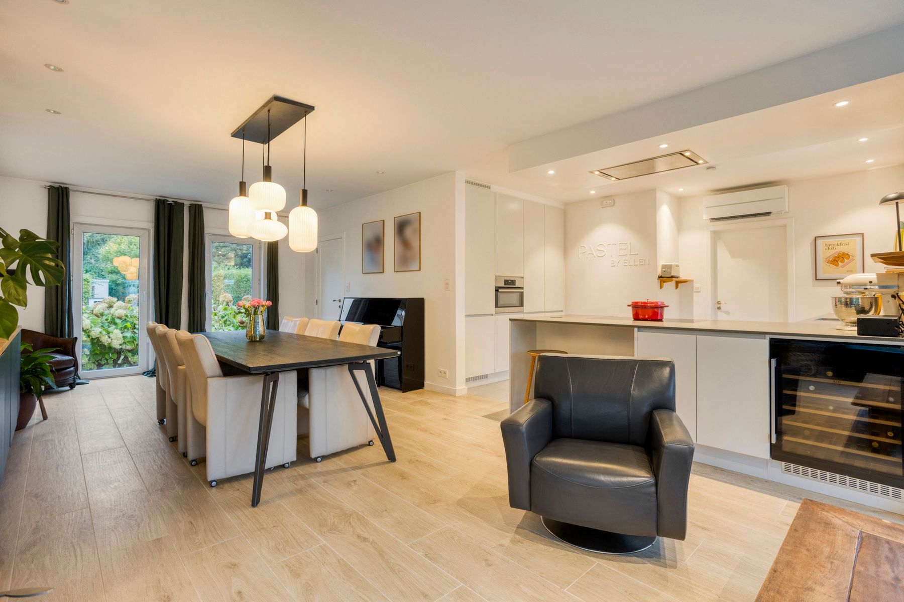 Modern gerenoveerde energiezuinige villa & verwarmd zwembad foto 11