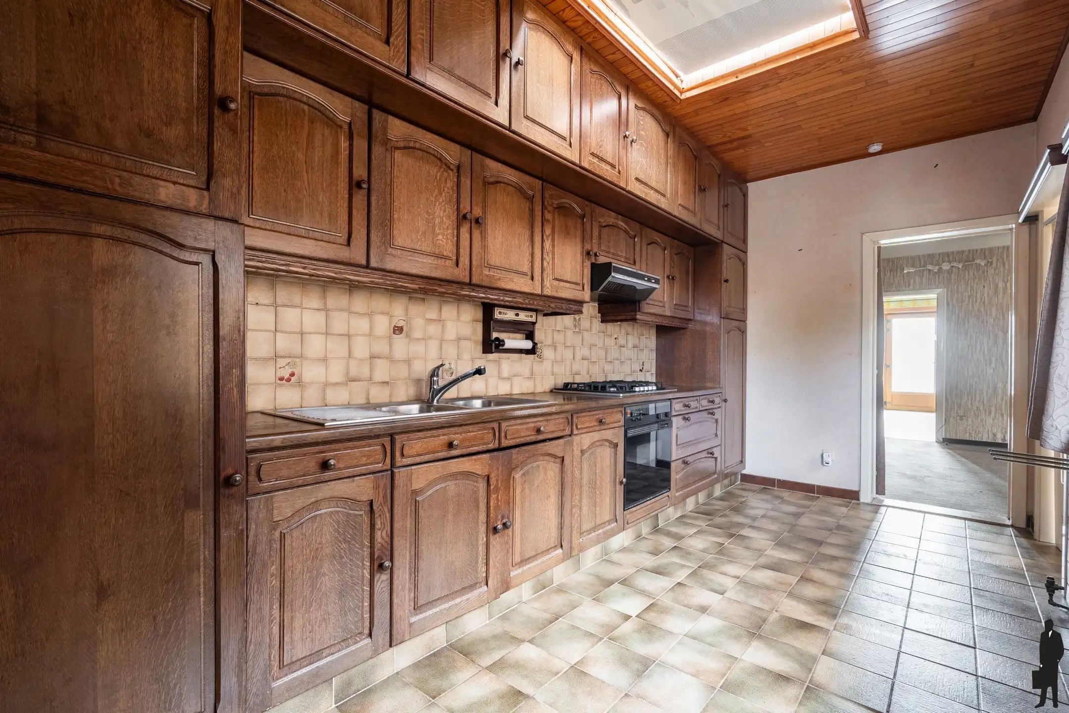 Totaalrenovatie: woning met potentieel i/h hart van 's Gravenwezel foto 4