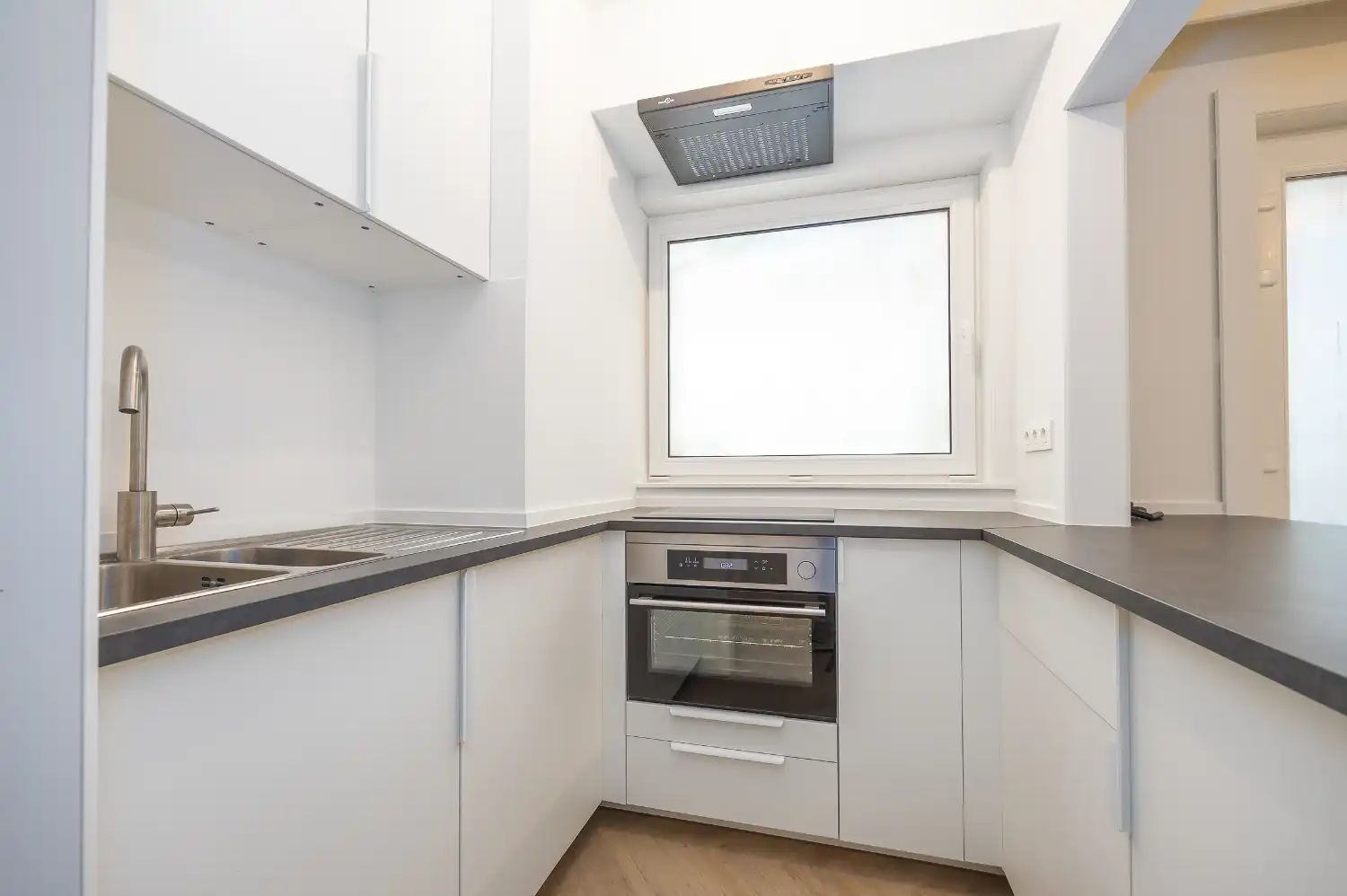 Volledig gerenoveerd appartement op toplocatie nabij zee te koop in Middelkerke foto 4