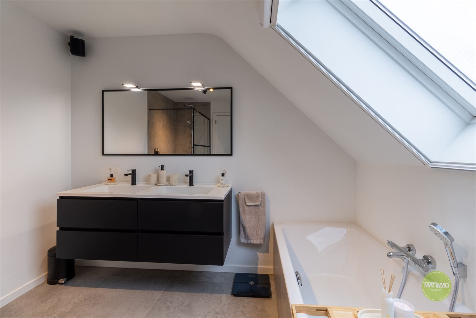 Modern duplex appartement met 2 slaapkamers te Mol foto 12