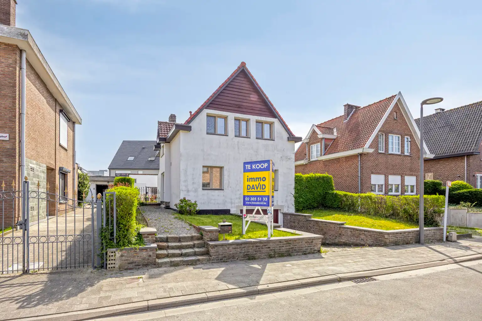 Hoofdfoto van de publicatie: Instapklare open bebouwing op een perceel van 4 are