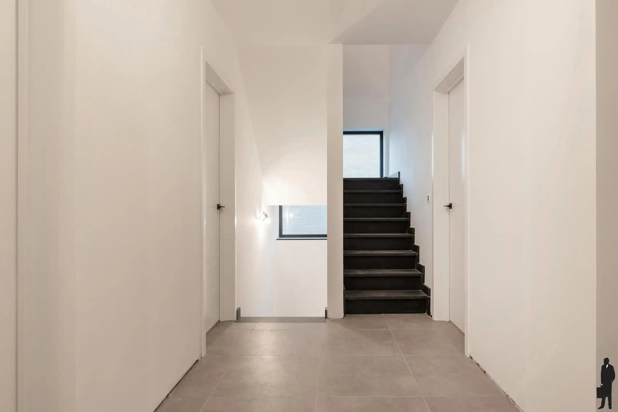 Instapklare nieuwbouw halfopen bebouwing met tuin en garage foto 14