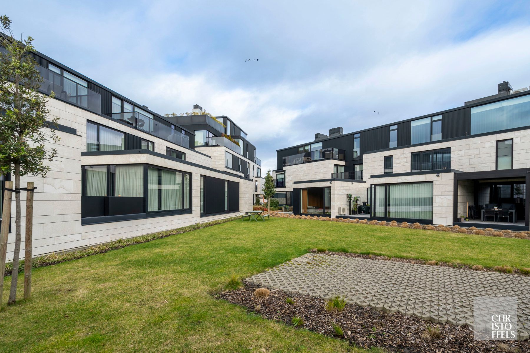 Nieuwbouwappartement in een architectonische residentie. foto 16