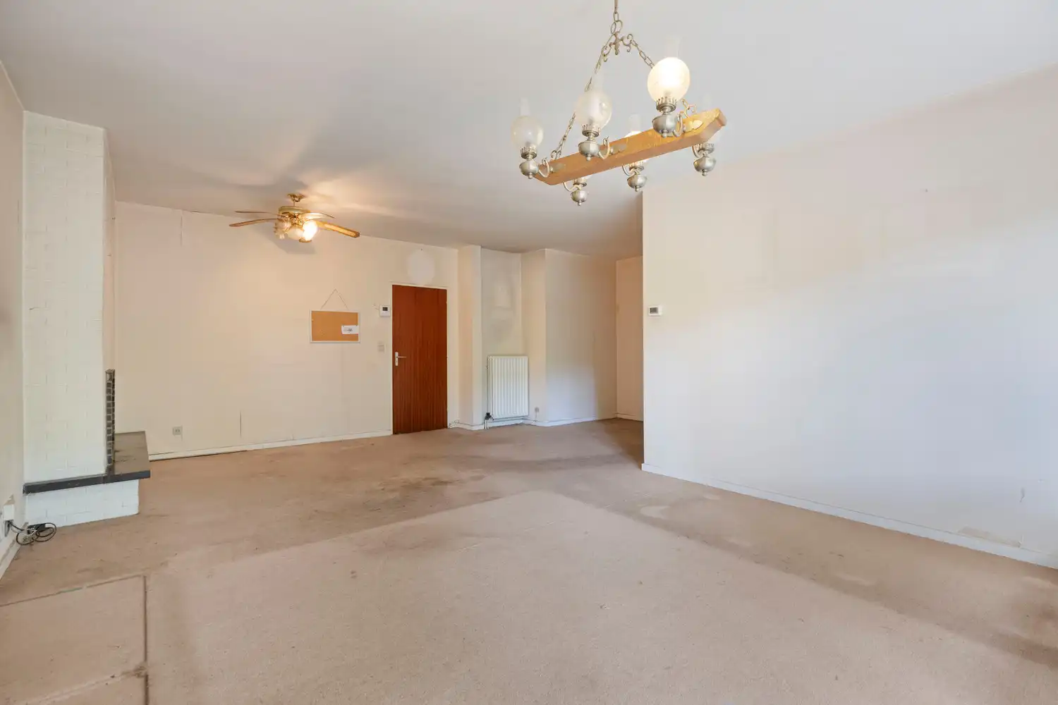 Te renoveren appartement (100m²) op 1ste verdieping met een uitstekende ligging aan de Hoogboomsteenweg in Kapellen! foto 8