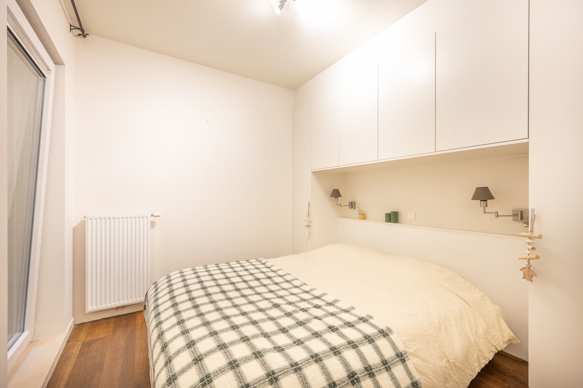 Ongemeubeld: recent gelijkvloers appartement in het centrum, nabij de Zeedijk. foto 5