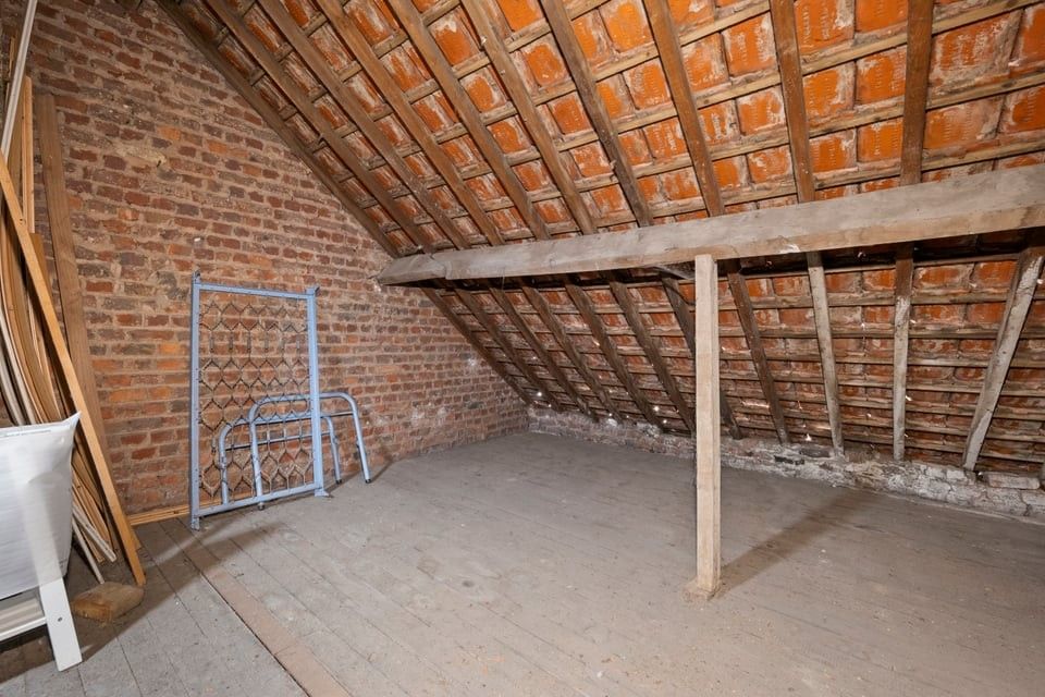 OP TE FRISSEN STADSWONING IN SINT-TRUIDEN foto 21