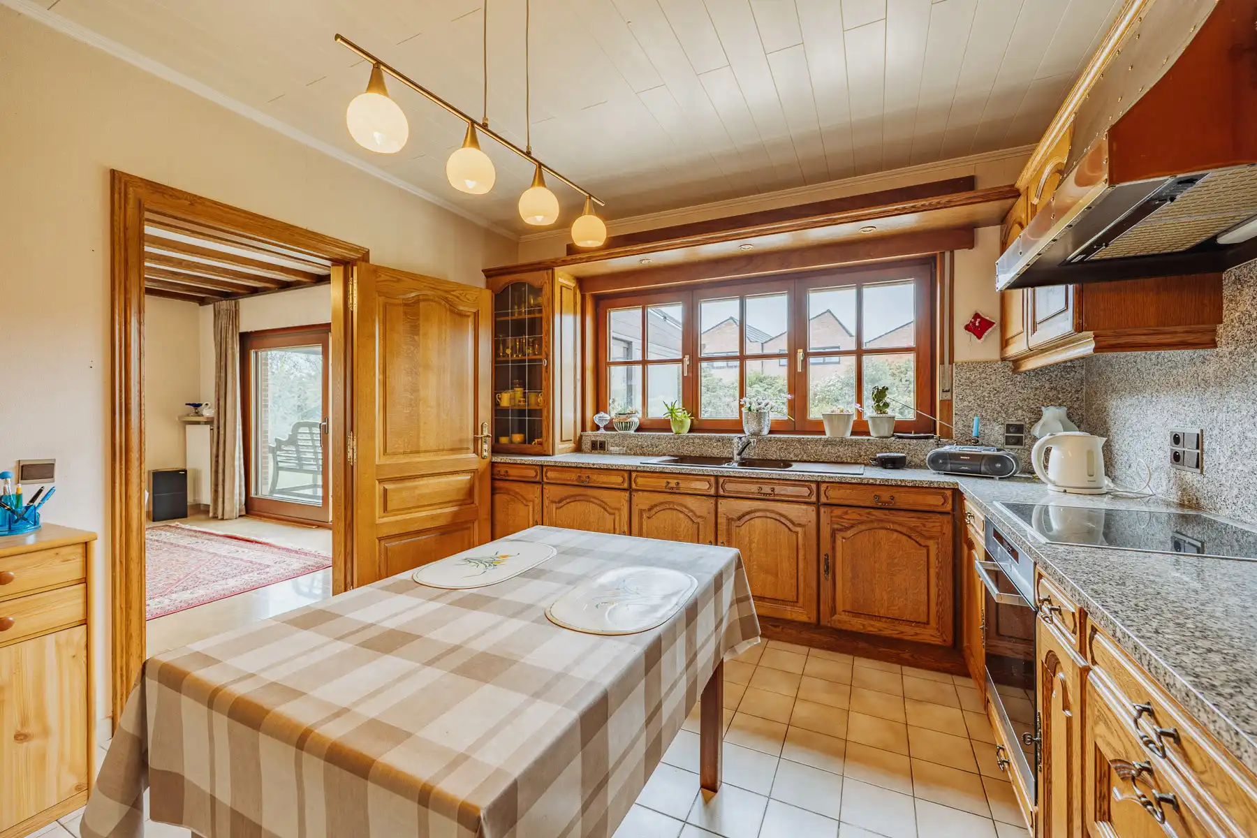 Prachtige instapklare laagbouwvilla op een zeer ruim perceel foto 15