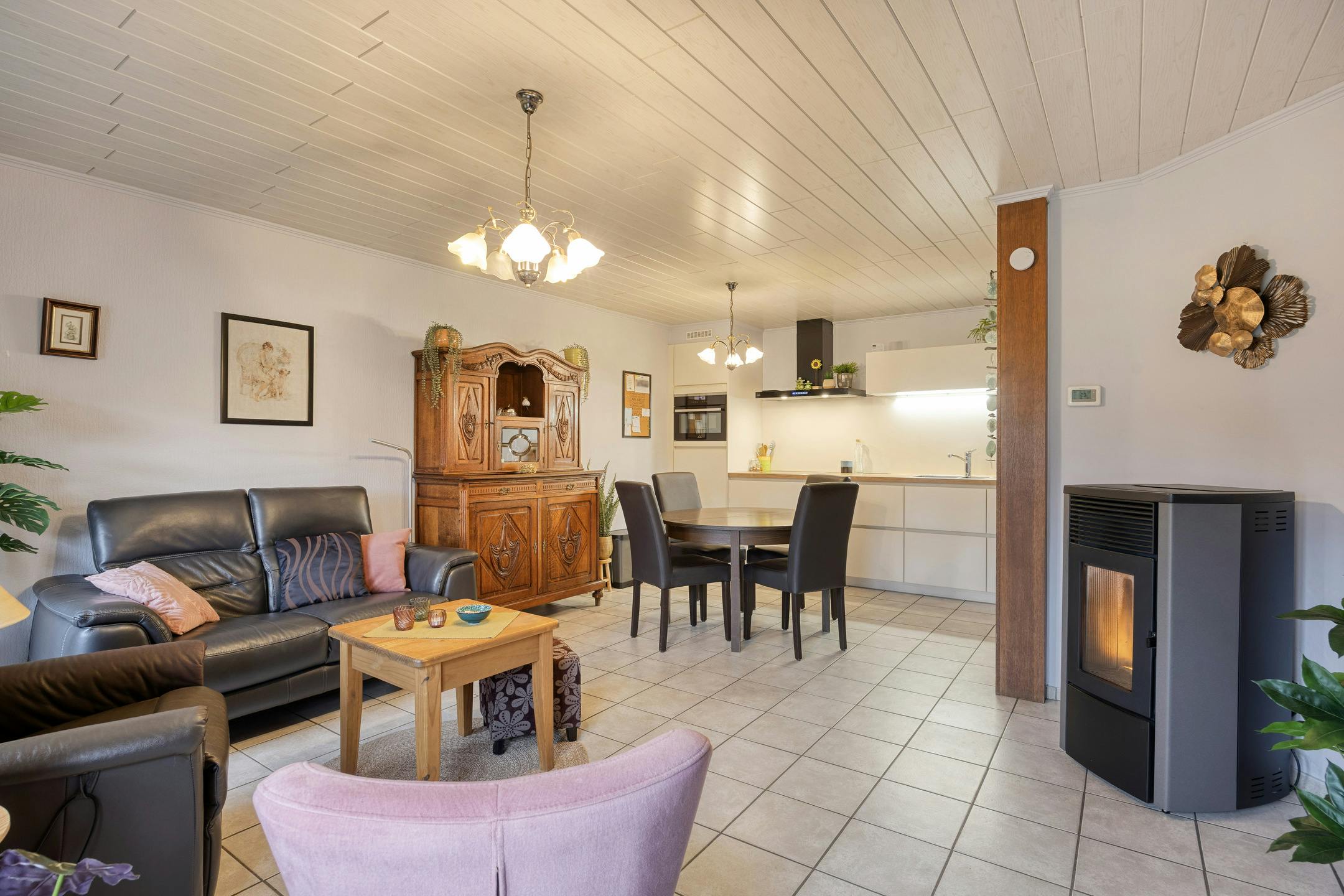 Gelijkvloerse, rolstoelvriendelijk huis te koop op rustige locatie in Molenbeersel foto 2