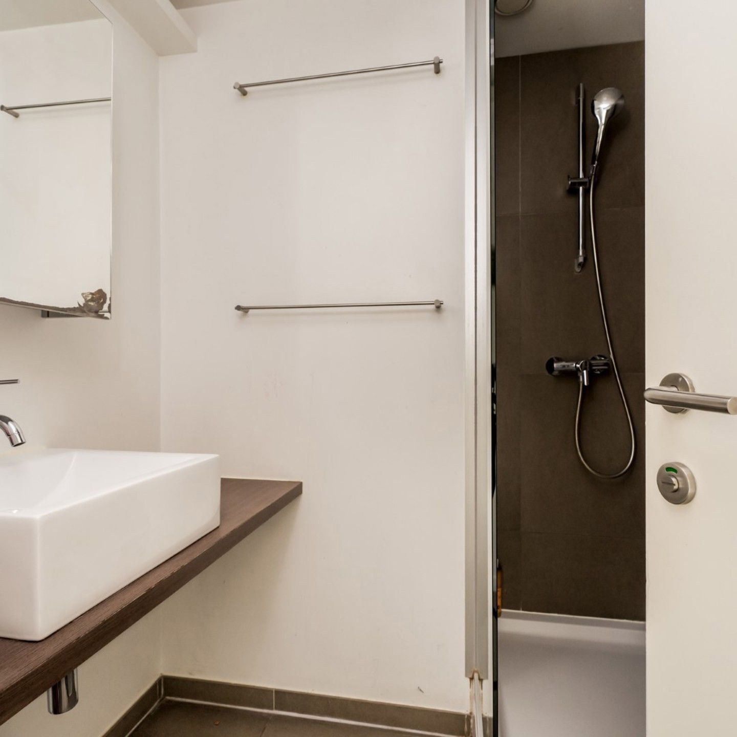 Instapklare opbrengsteigendom met 3 luxe Airbnb-units foto 12