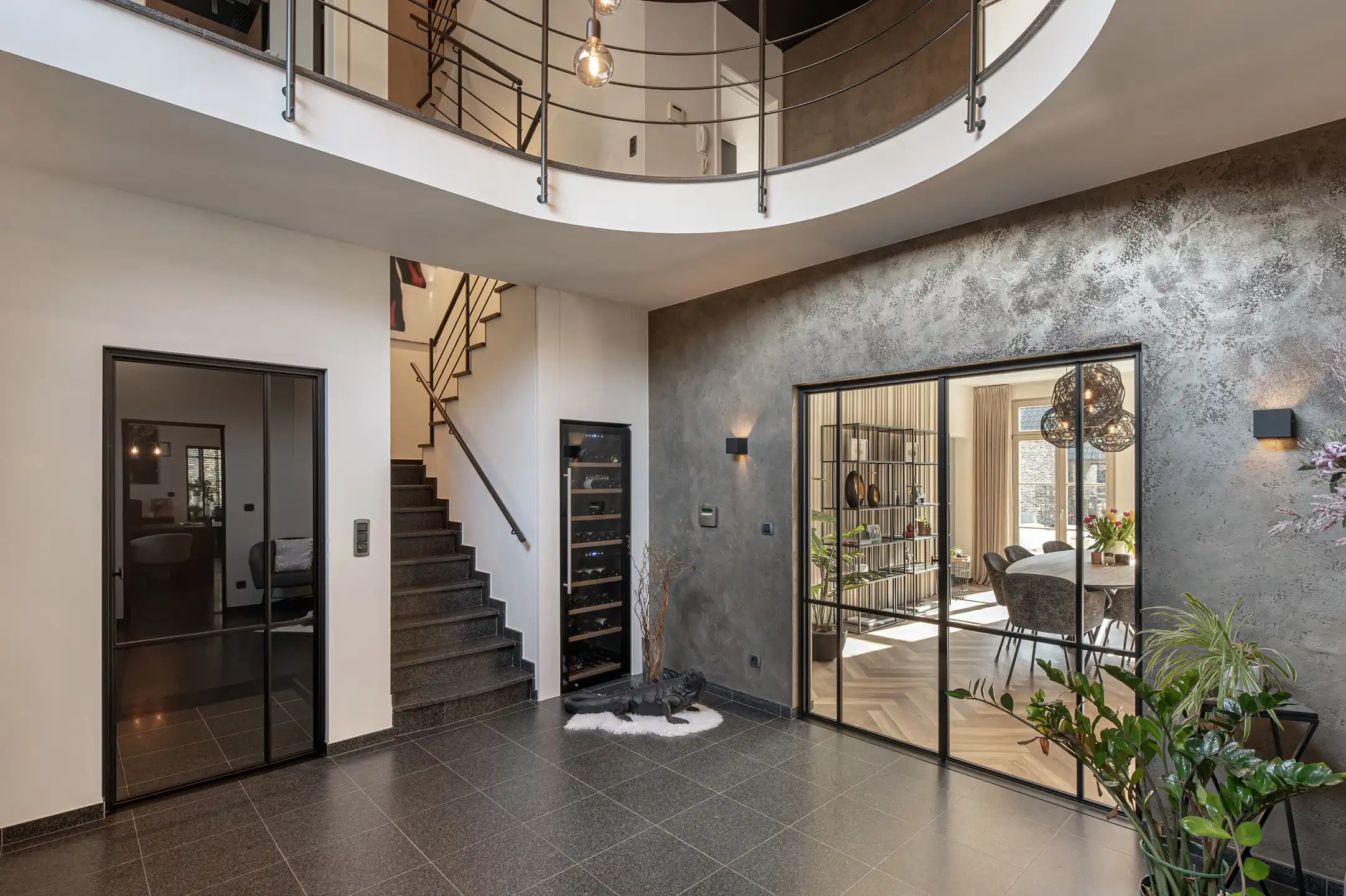 Topvilla met paardenaccomodatie, infinity-pool en 2e woning! foto 7