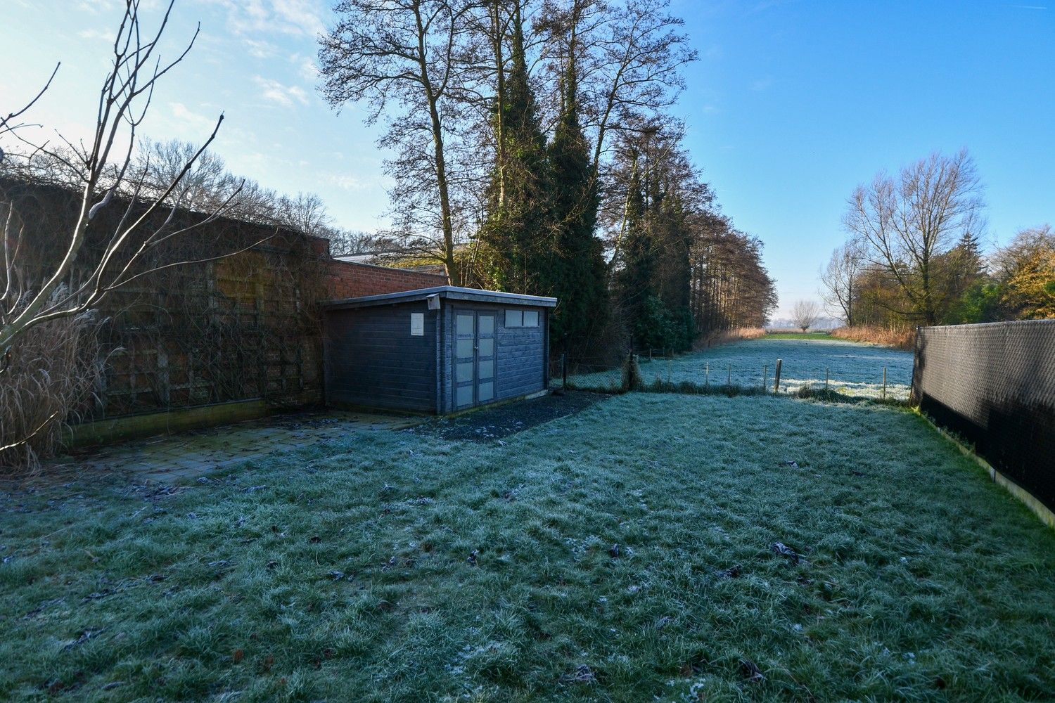 Recente halfopen bebouwing met 3 slaapkamers en tuin met mooi uitzicht! foto 10