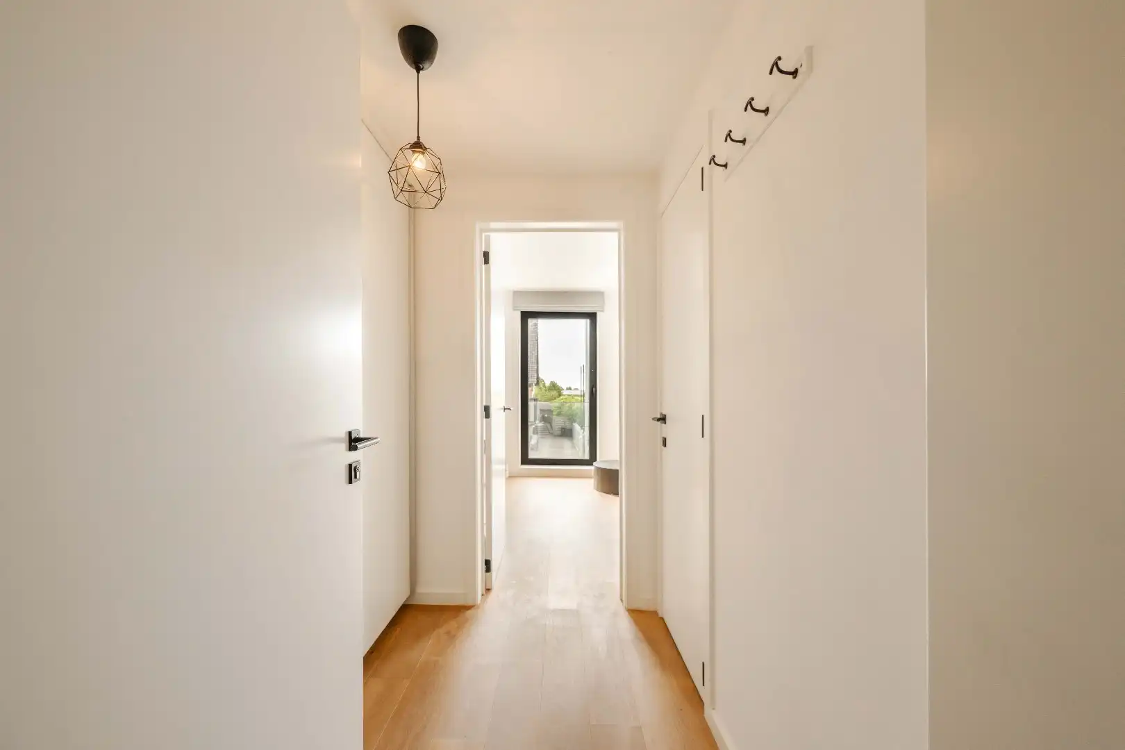 Instapklaar, energiezuinig appartement (2019) met terras in Beveren-Leie foto 2