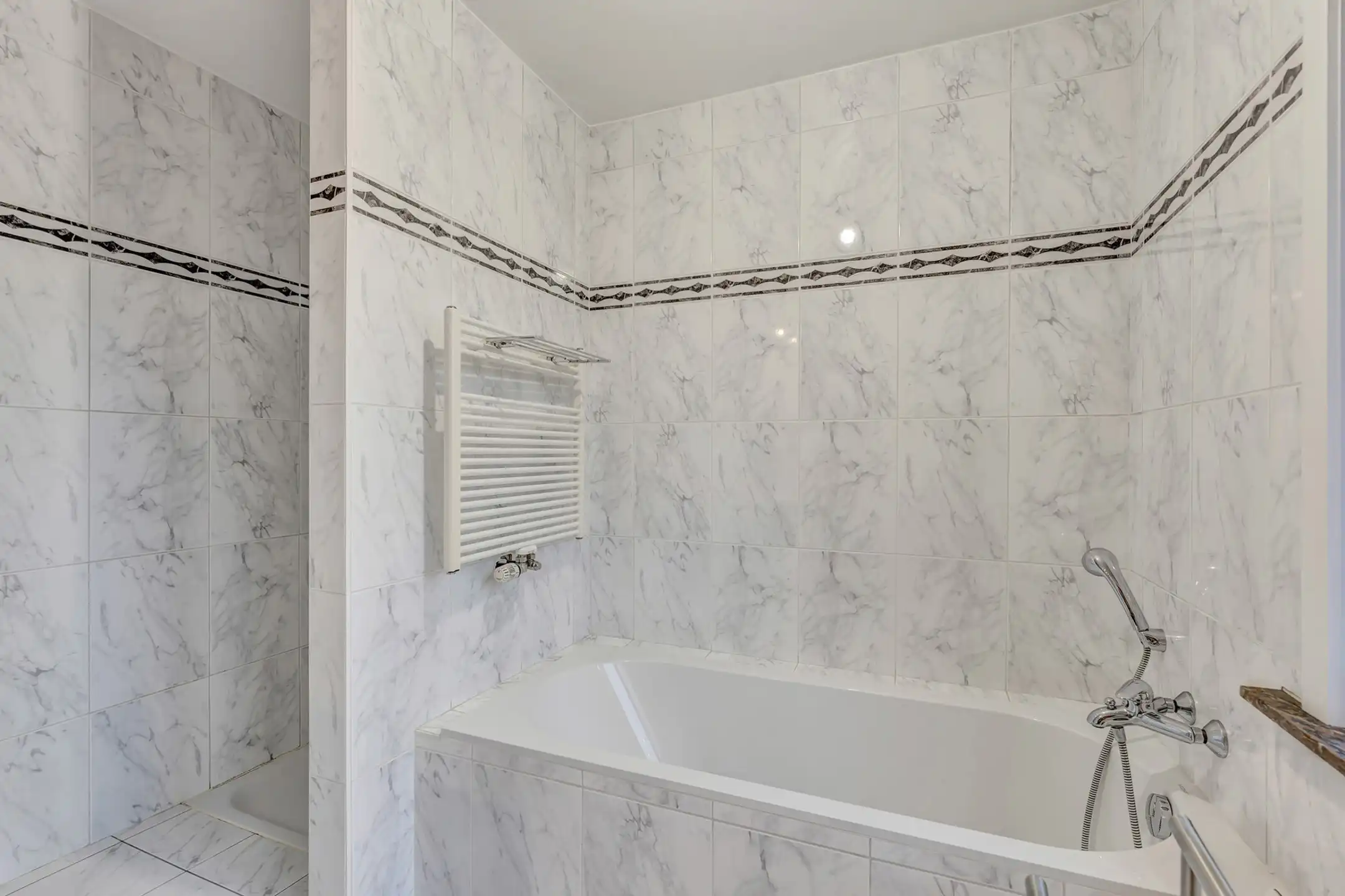 Exclusief landhuis met binnenzwembad en stallingen foto 21