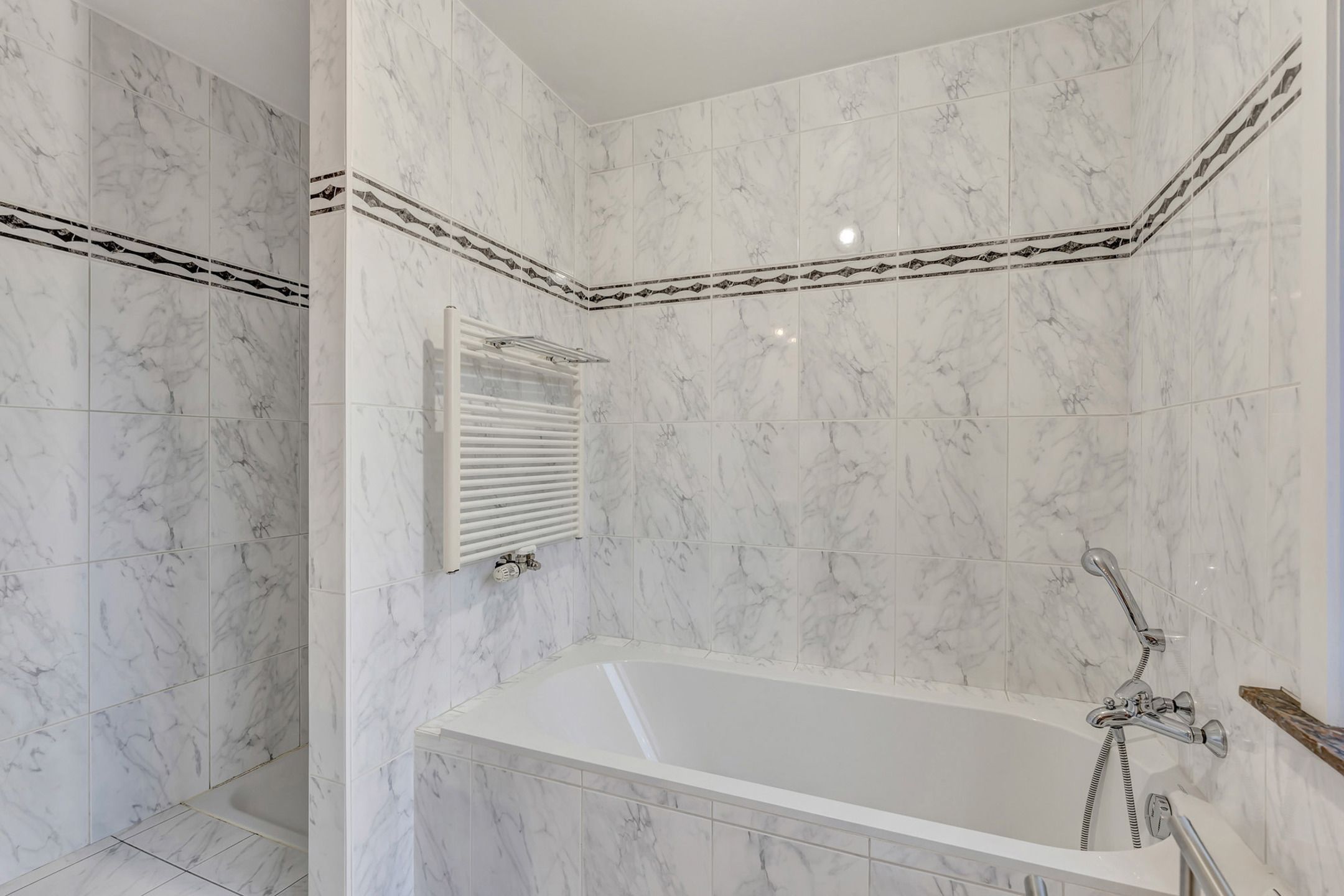 Exclusief landhuis met binnenzwembad en stallingen foto 21