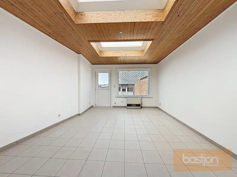 🏡 Te Koop in het Hart van Zwevegem – Handelspand met Woonst en Garage! foto 6