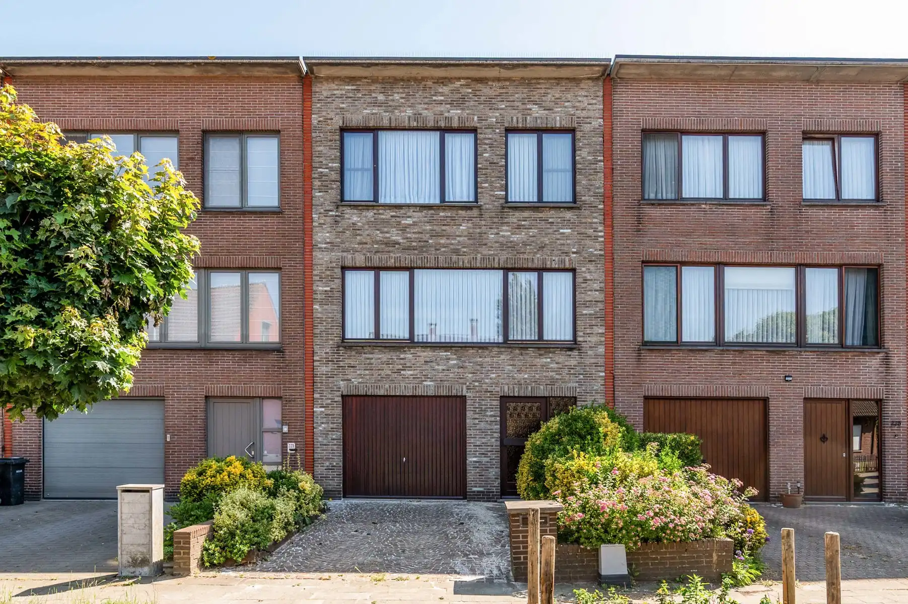Verzorgde beletage met diepe tuin en ligging nabij het centrum foto {{pictureIndex}}