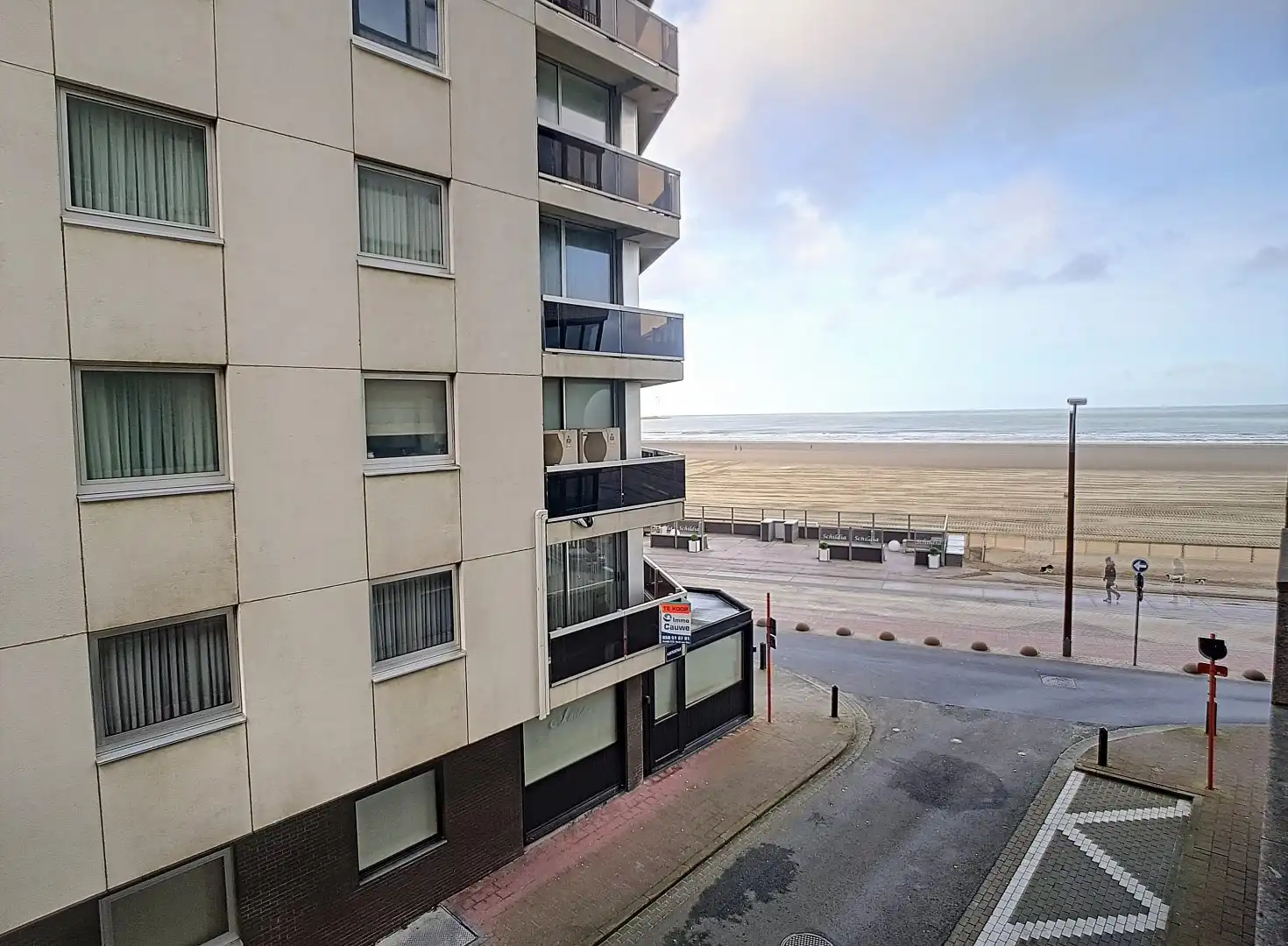 Ingerichte studio aan de Zeedijk te Heist foto 7