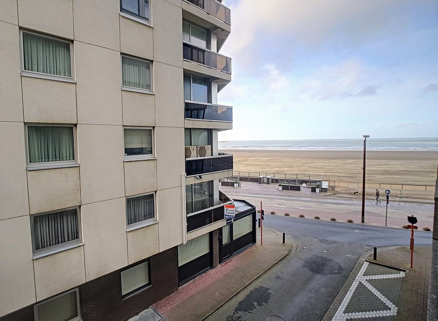 Ingerichte studio aan de Zeedijk te Heist foto 7