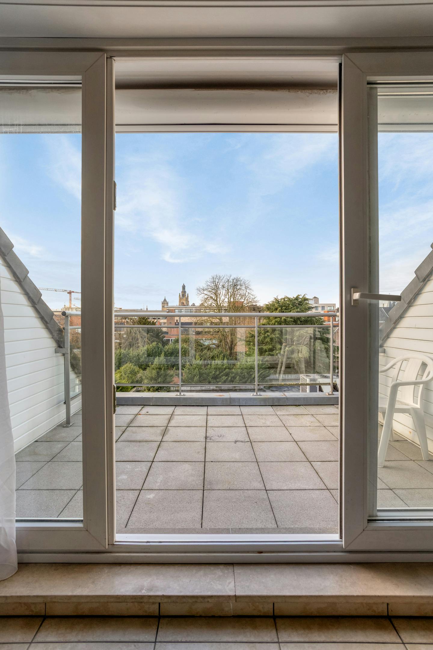 Instapklaar en energiezuinig appartement in centrum Roeselare foto 12