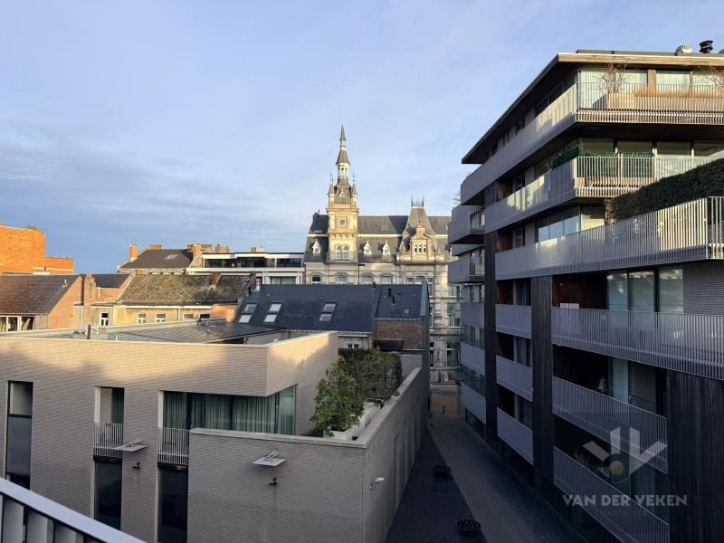 Ruim 2 slaapkamer appartement in hartje Hasselt! foto 16