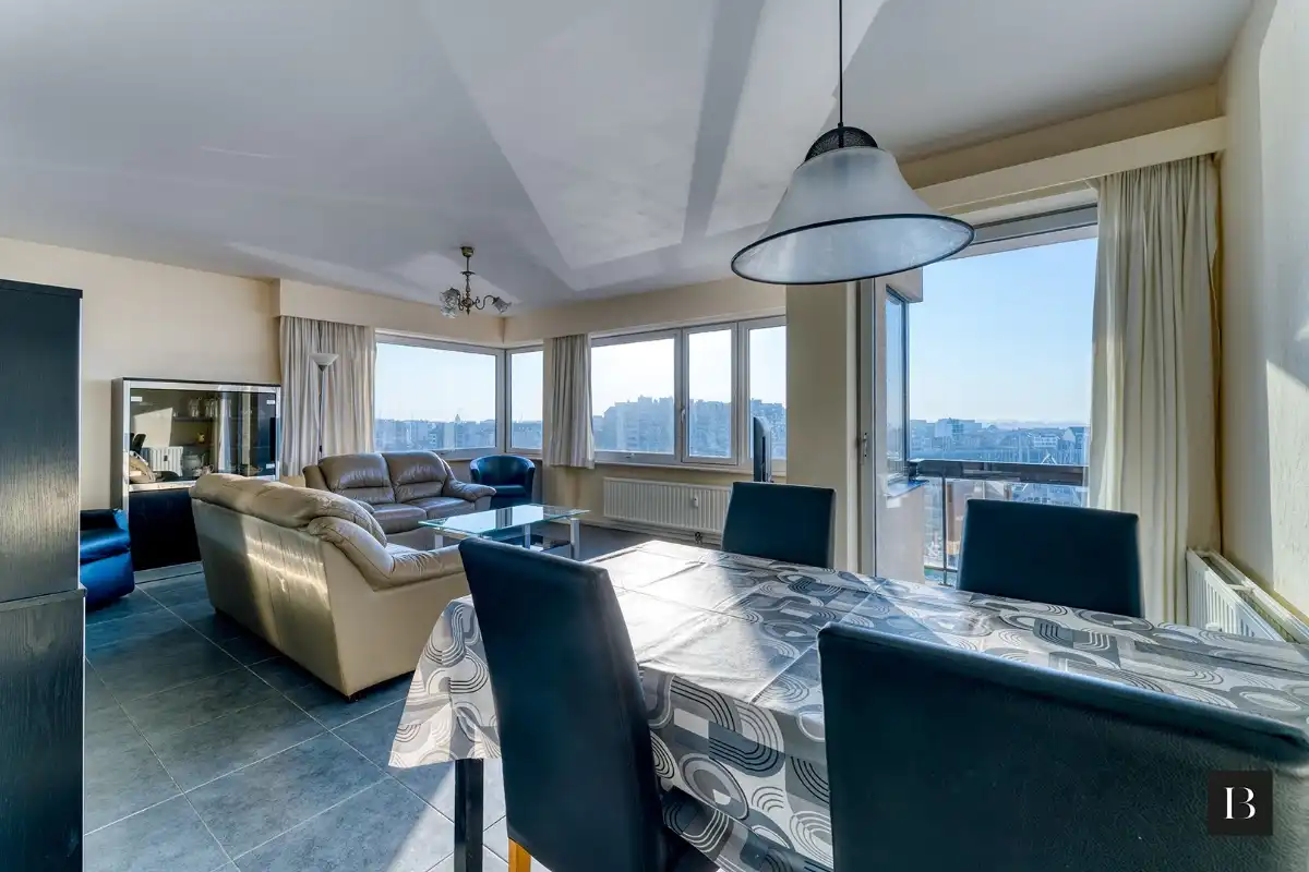 Instapklaar en ruim hoekappartement met 2 slaapkamers aan de haven foto 2