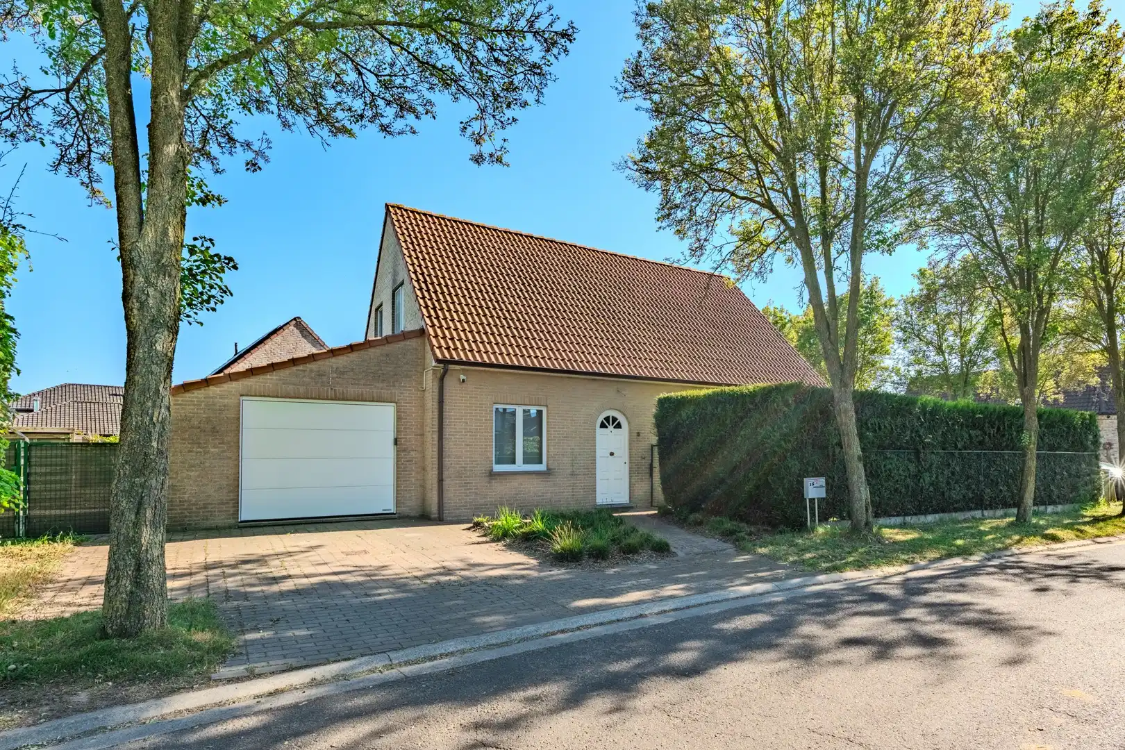 Charmante vrijstaande woning met zonnige tuin foto {{pictureIndex}}
