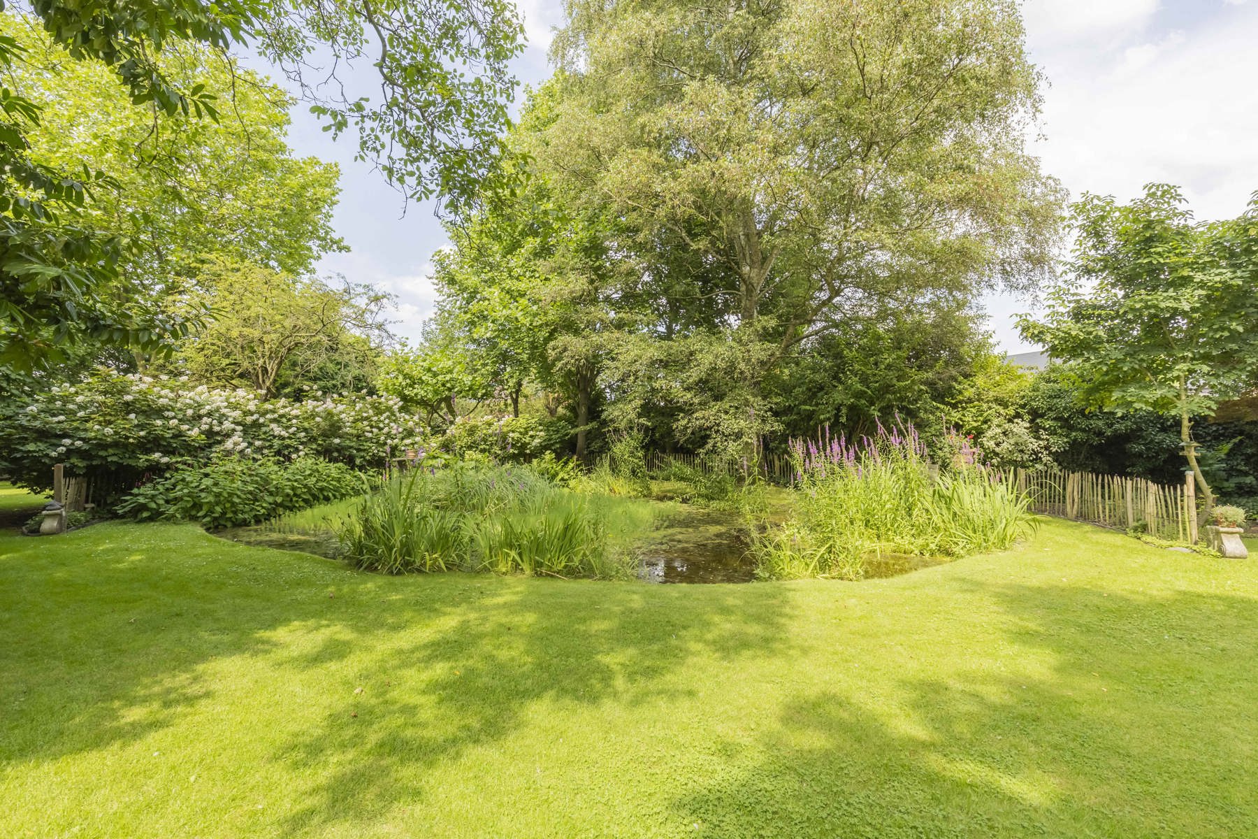 Authentieke woning op een prachtig perceel foto 3