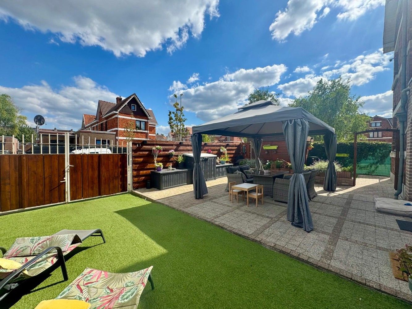 RUIME GEZINSWONING (H.O.B) MET TUIN EN TERRAS foto 6