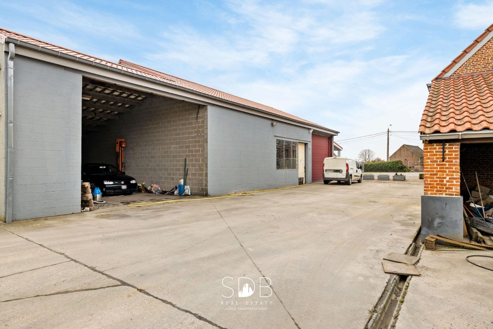 Prachtige villa in hoevestijl met bijgebouwen en graslanden op 89.070m² foto 33