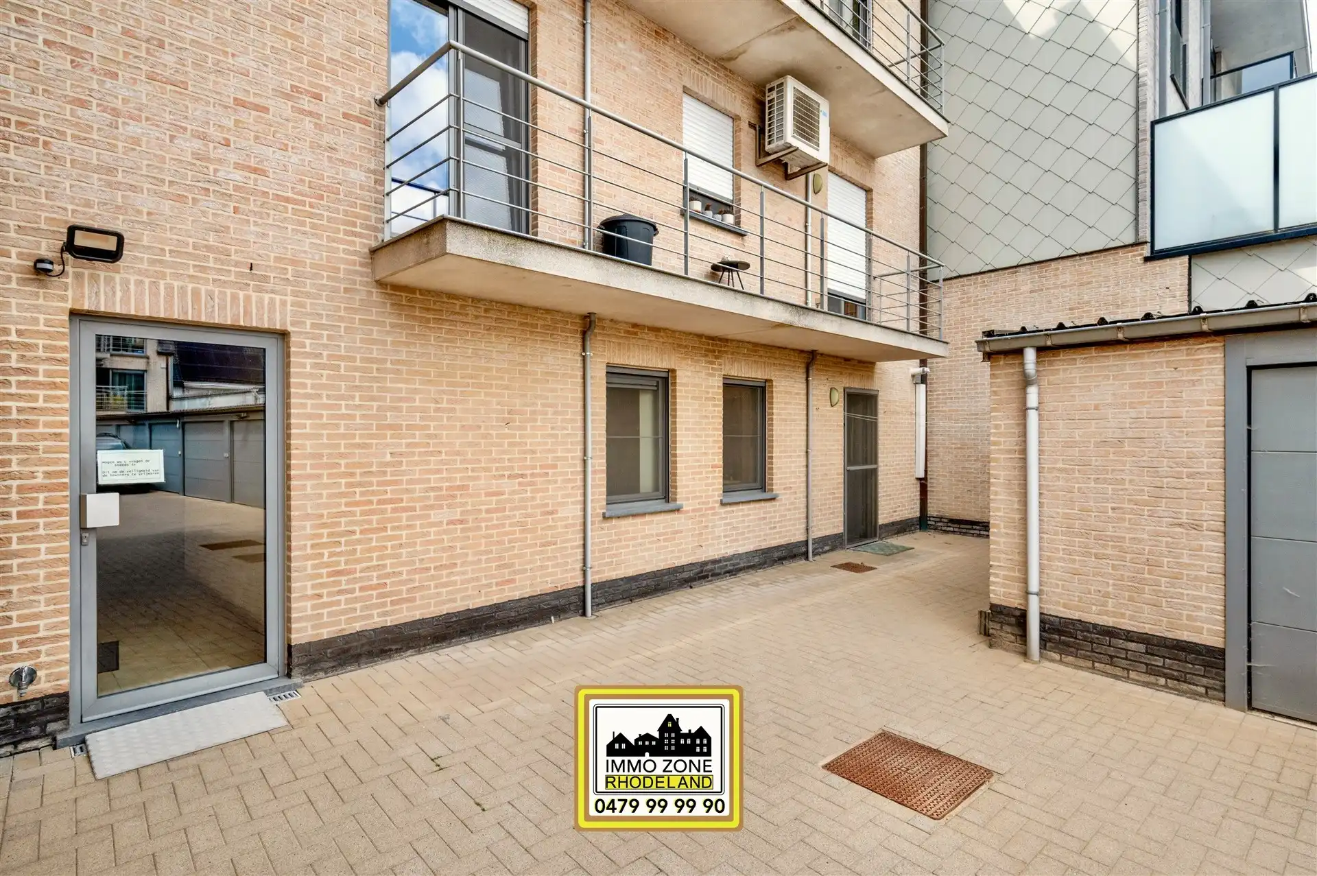 Instapklaar appartement op het mooie marktplein foto 21