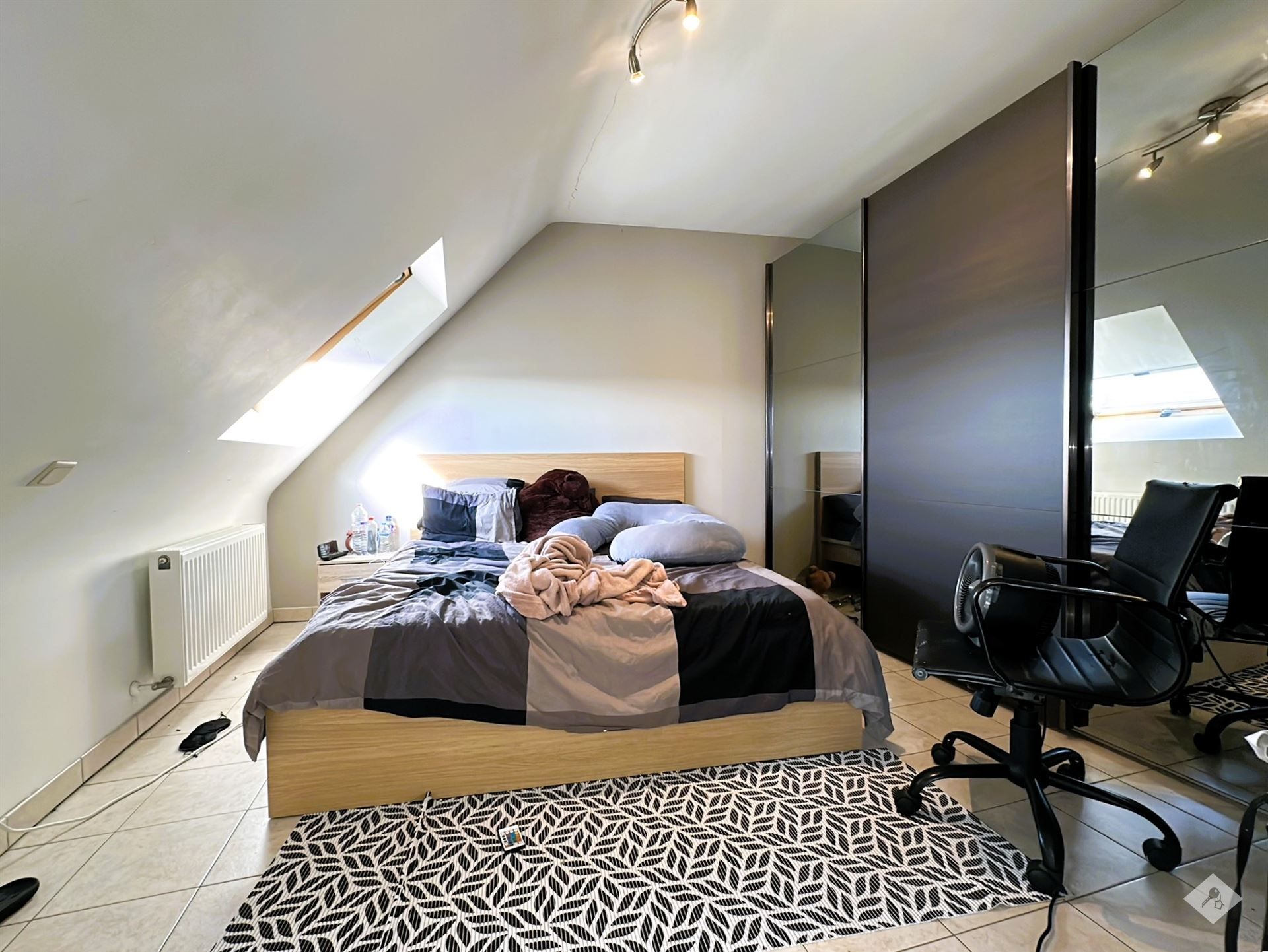 Instapklaar duplexappartement met garage in Peizegem foto 8